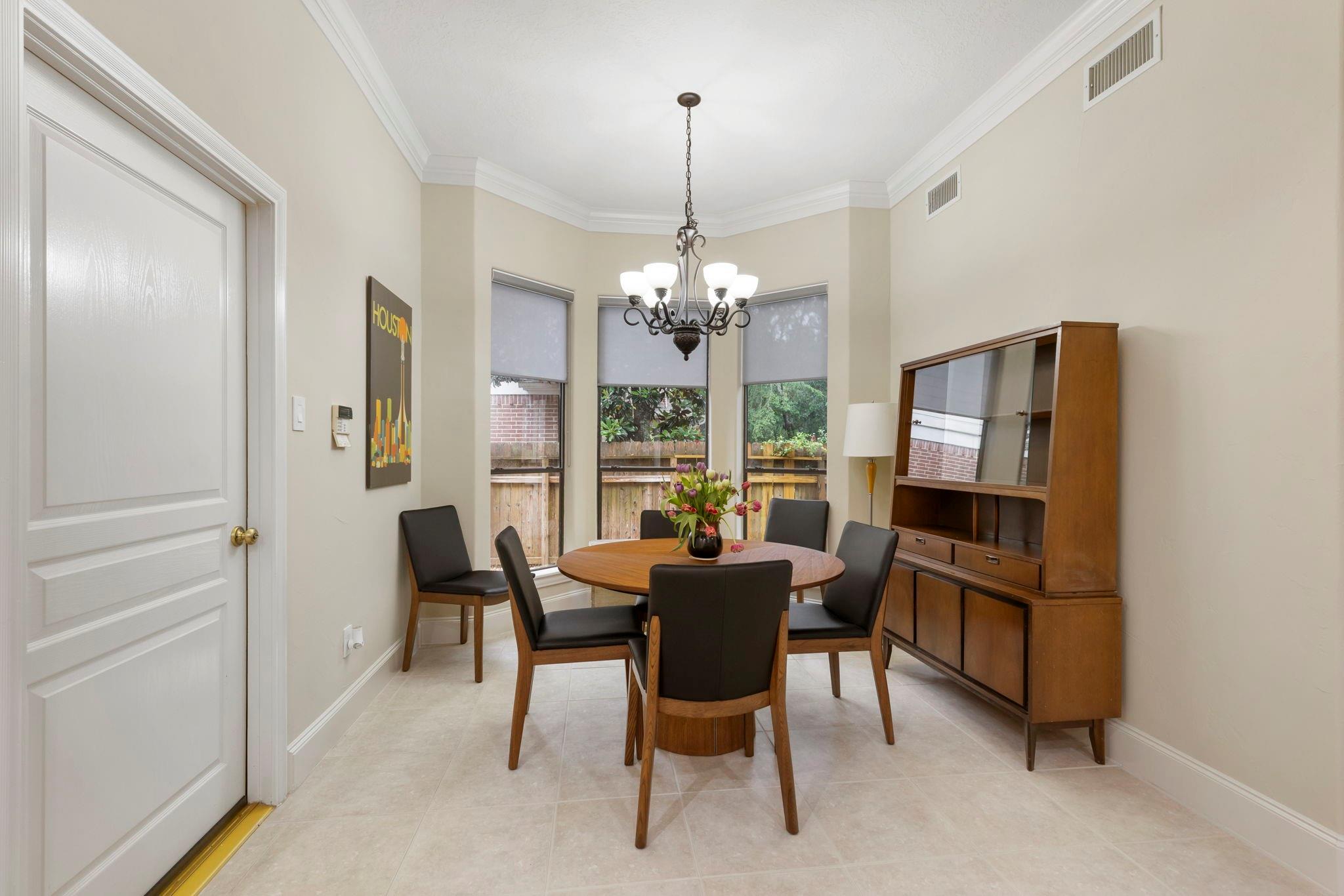 326 S Silvershire Circle