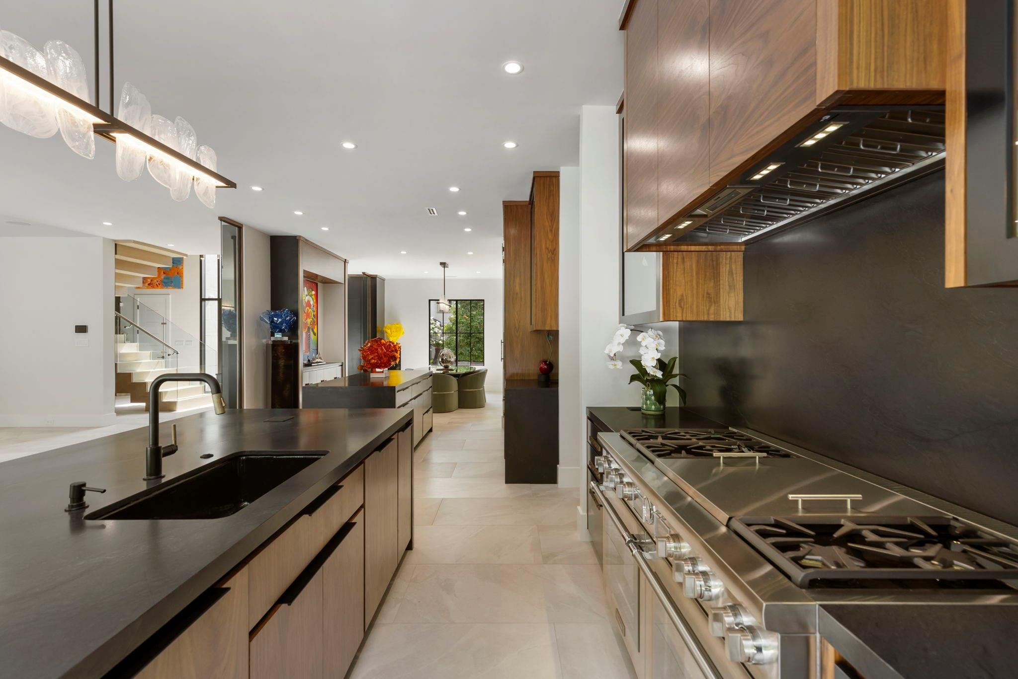 15 Regent Square