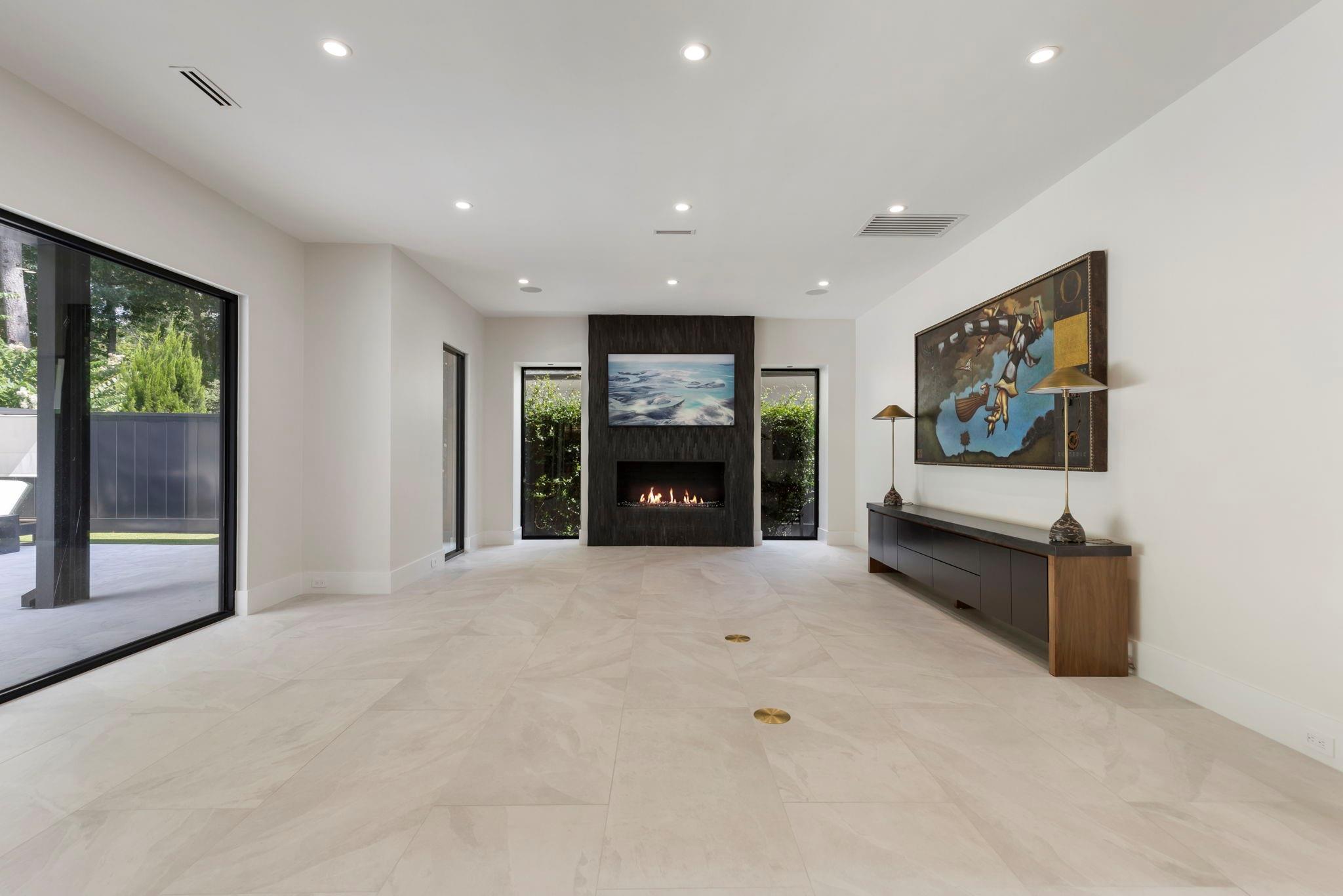 15 Regent Square