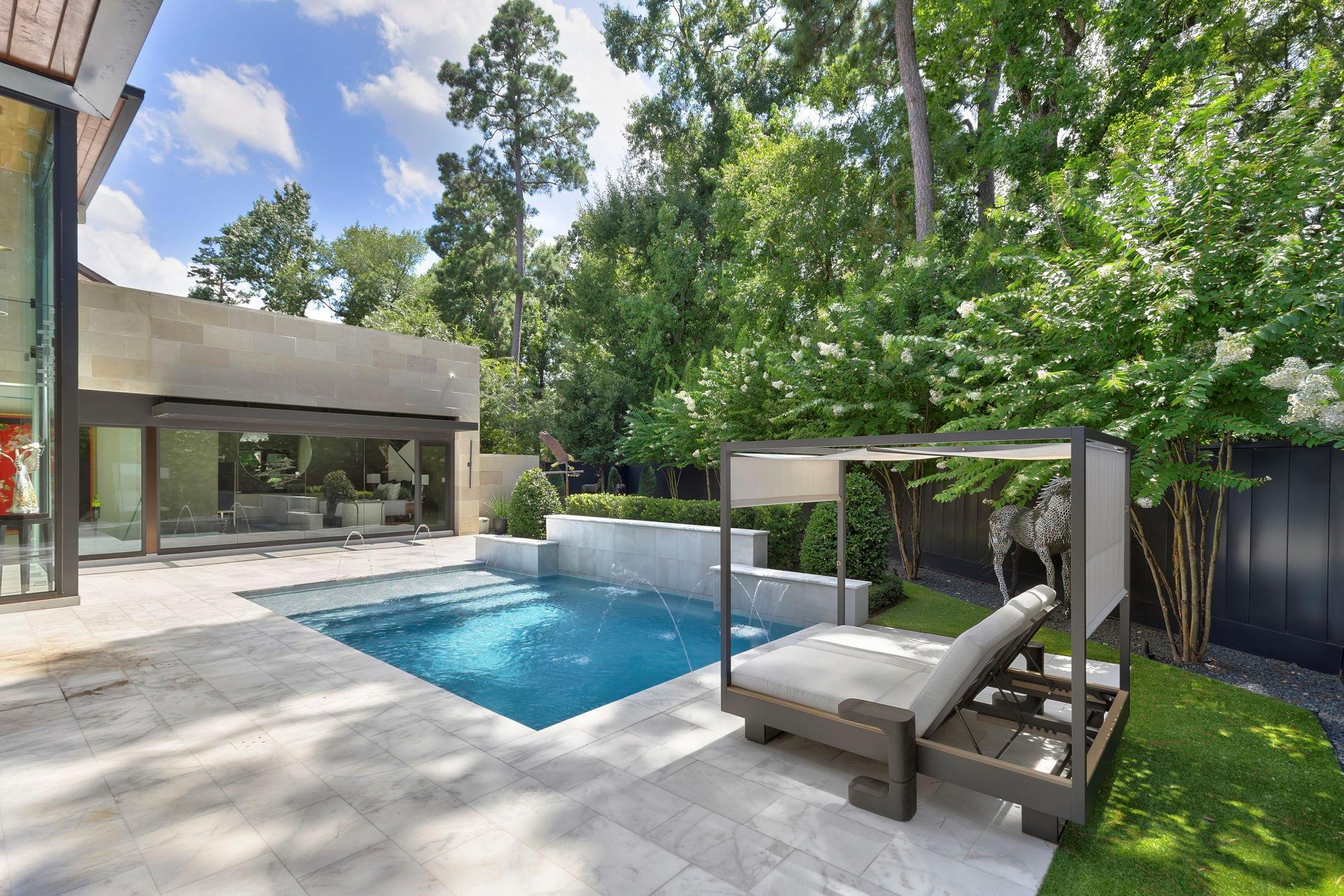 15 Regent Square