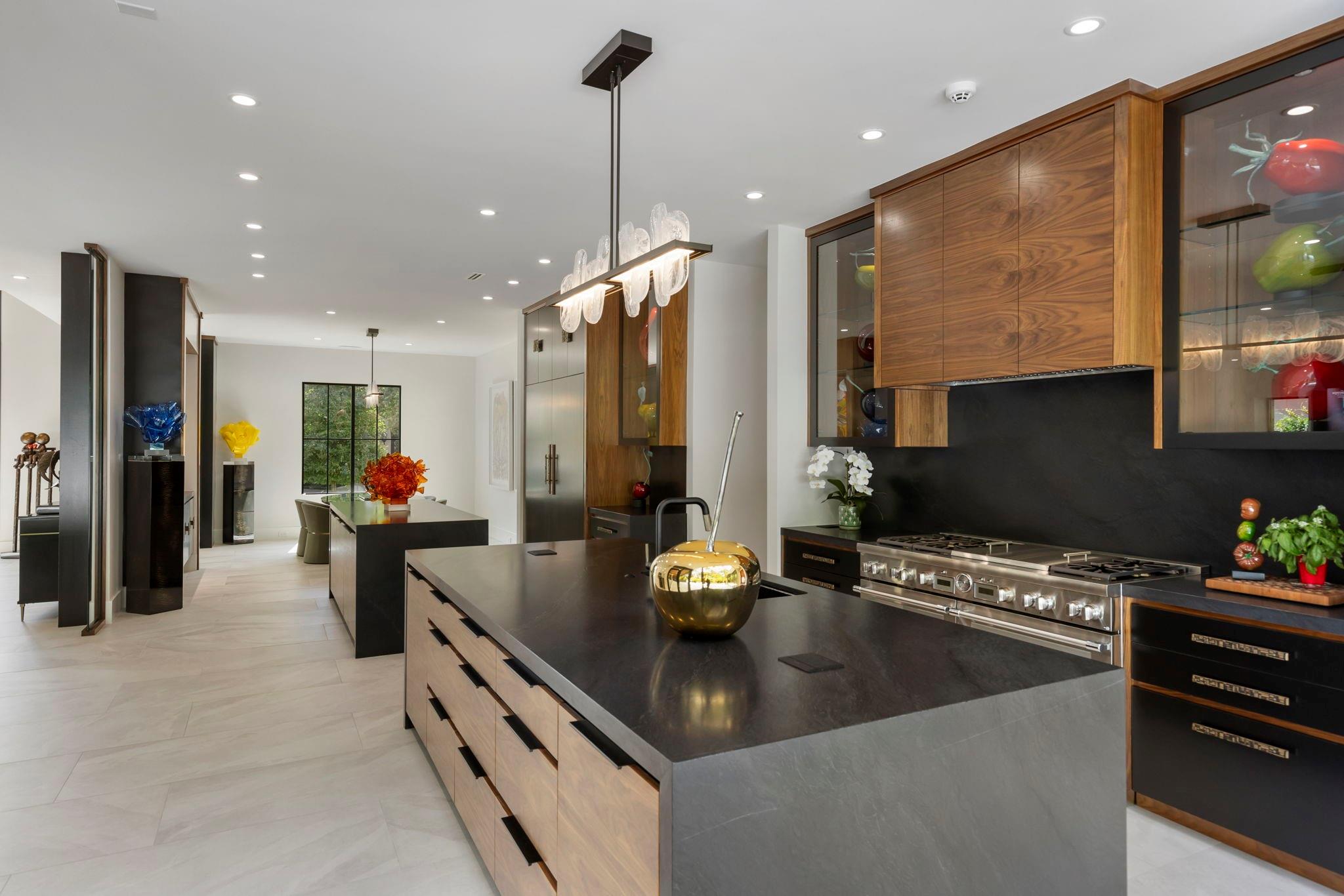 15 Regent Square