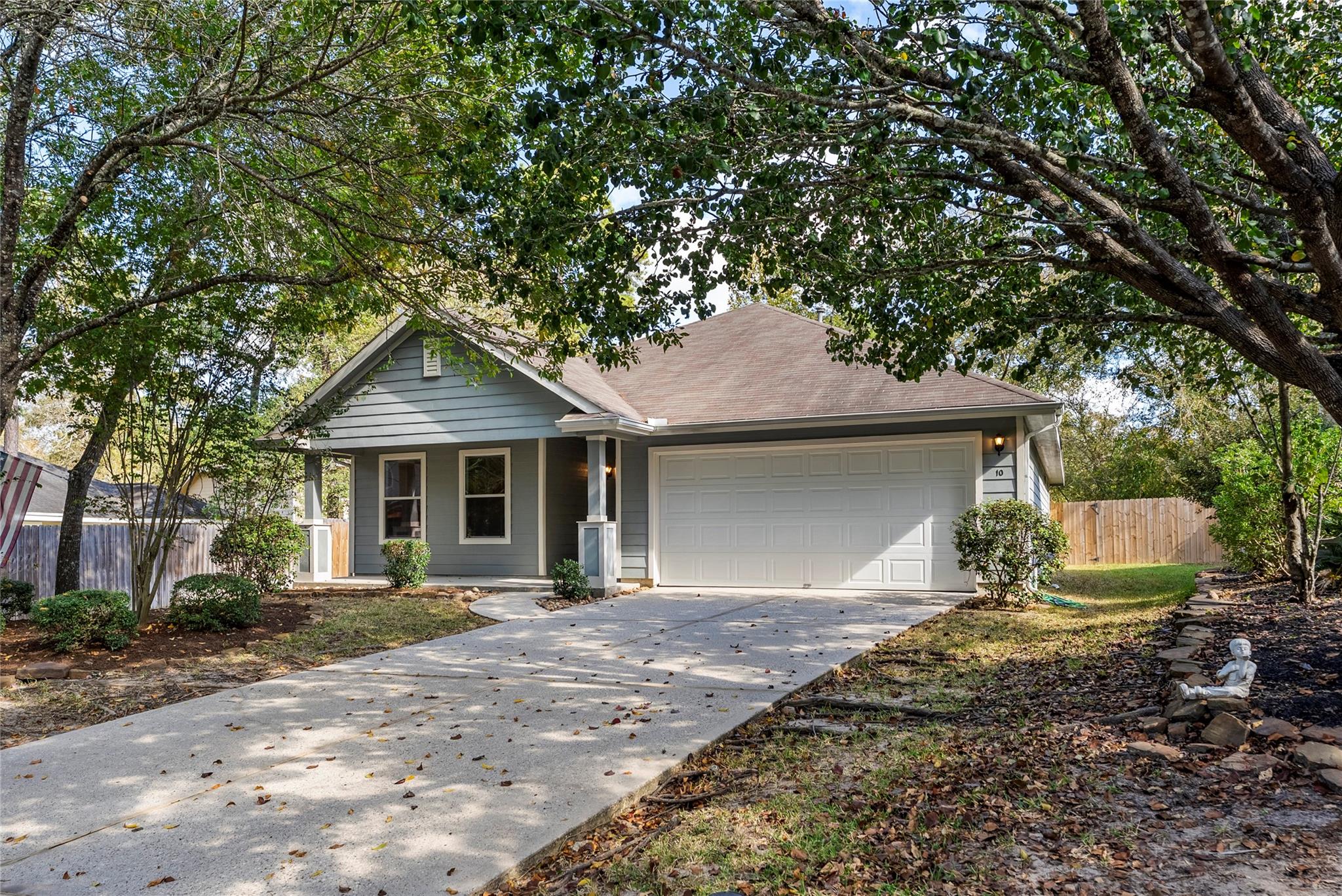 10 Druids Glen Place