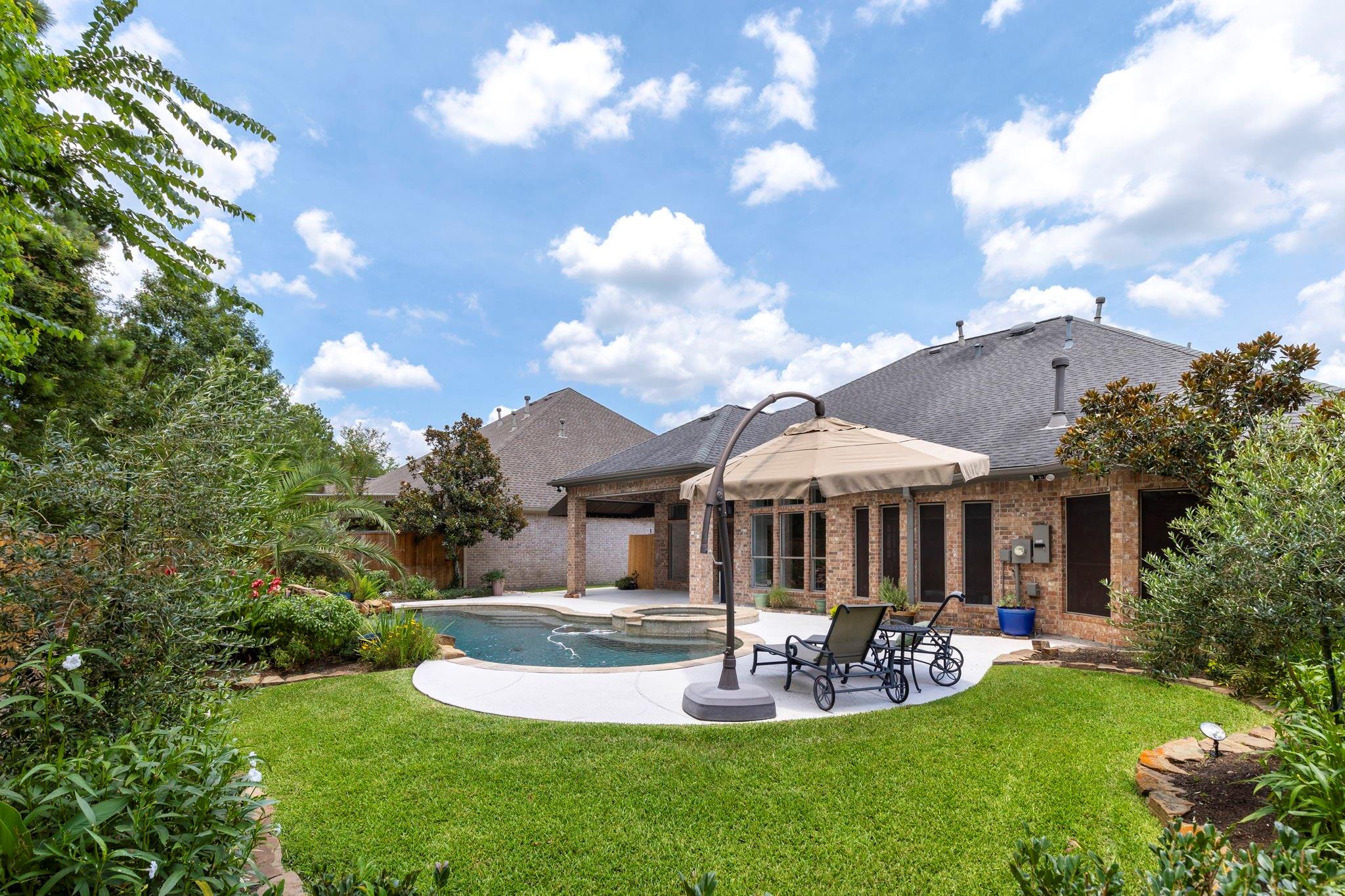 35 Avalon Oaks Court