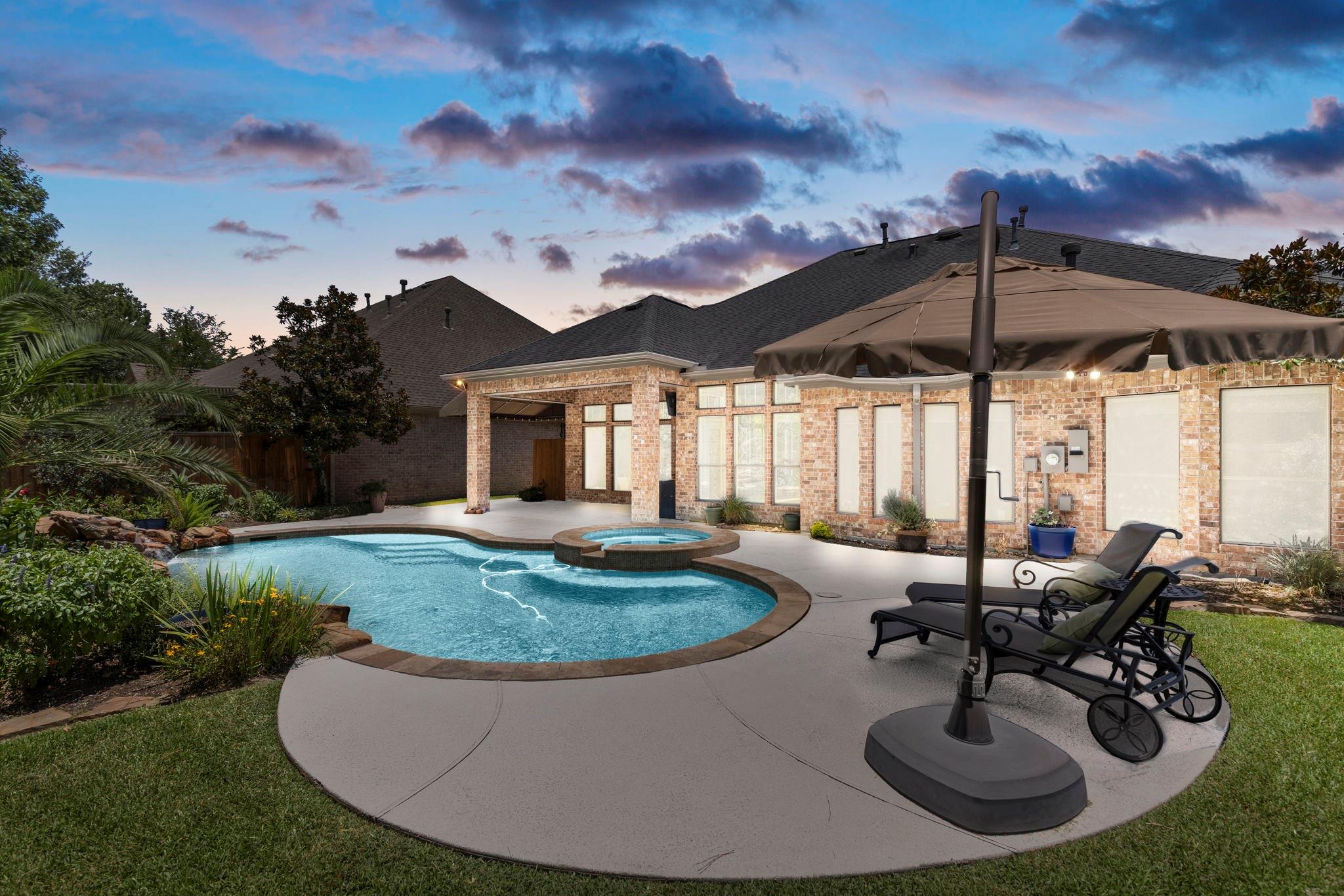 35 Avalon Oaks Court