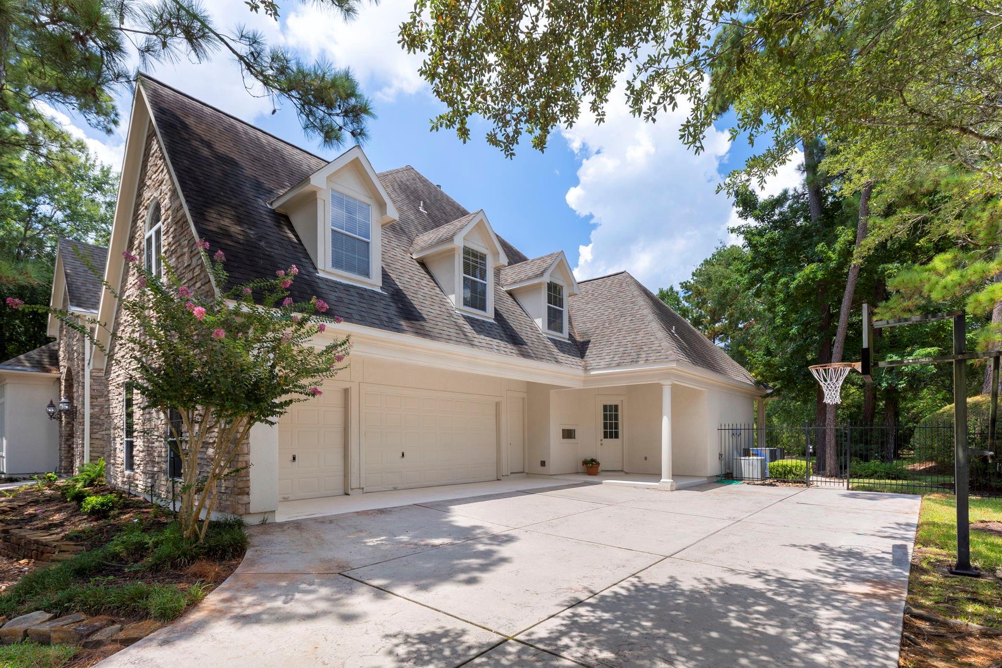 39 W Bracebridge Circle