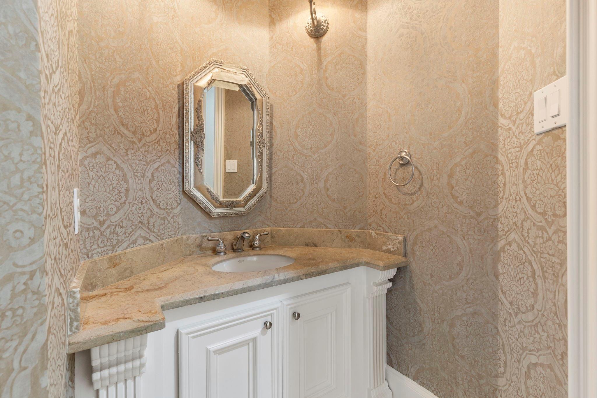 39 W Bracebridge Circle