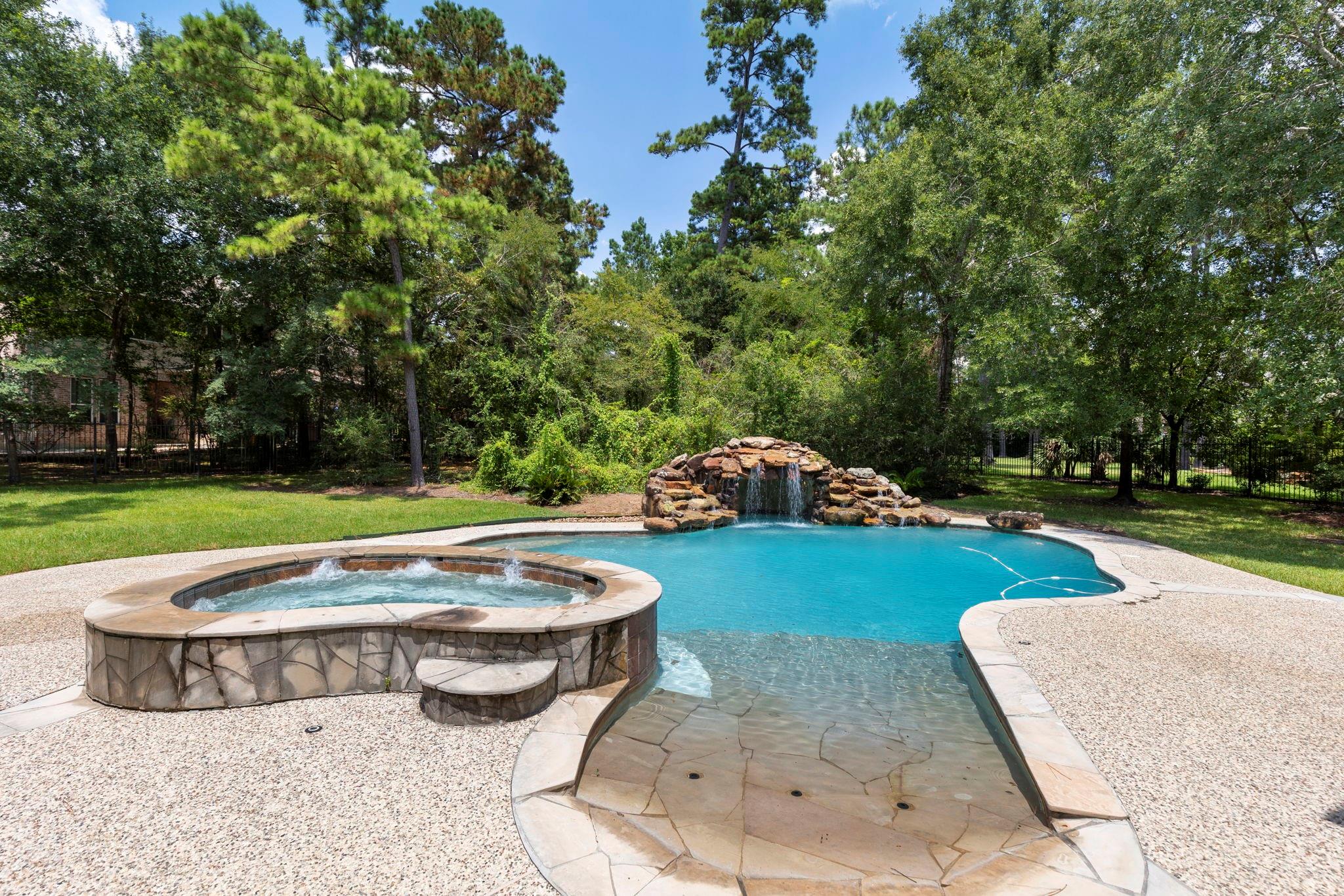 39 W Bracebridge Circle