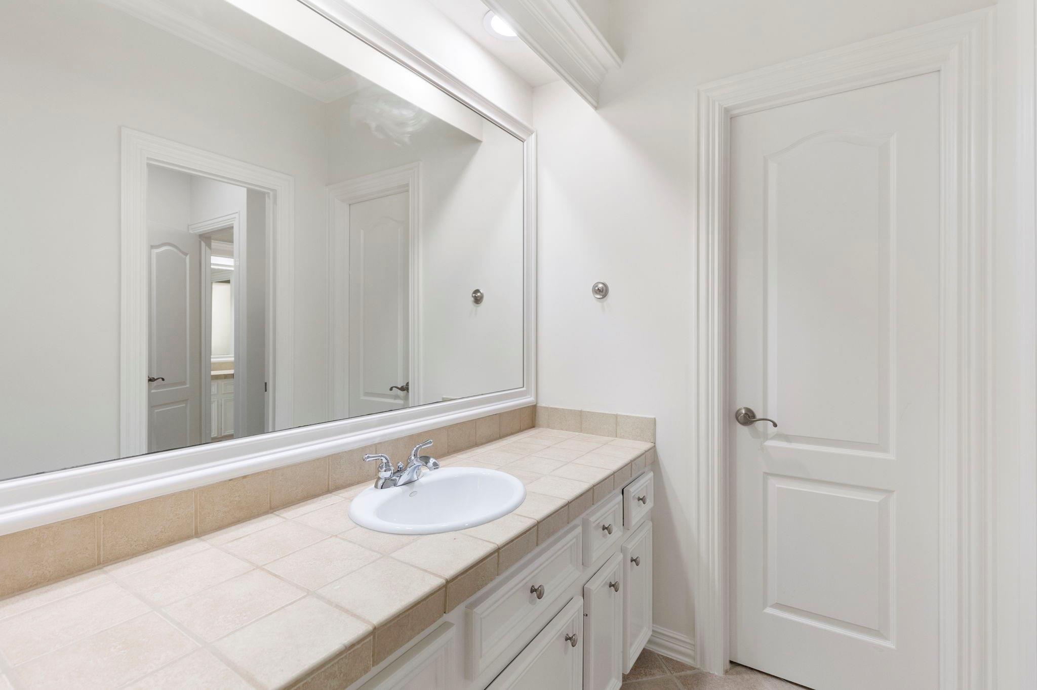 39 W Bracebridge Circle