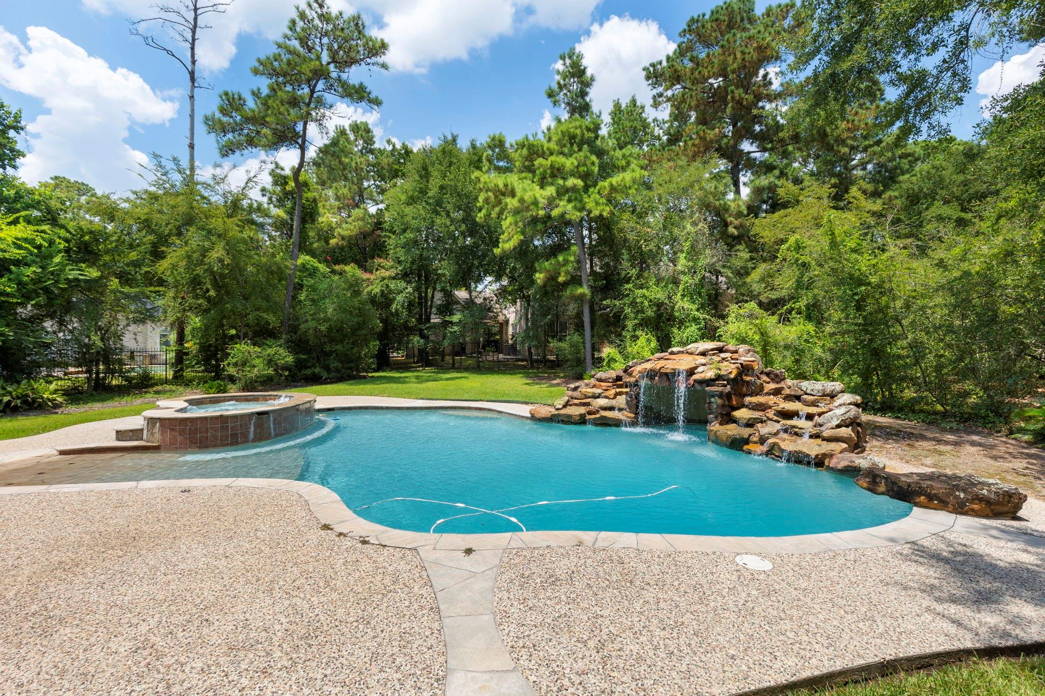 39 W Bracebridge Circle