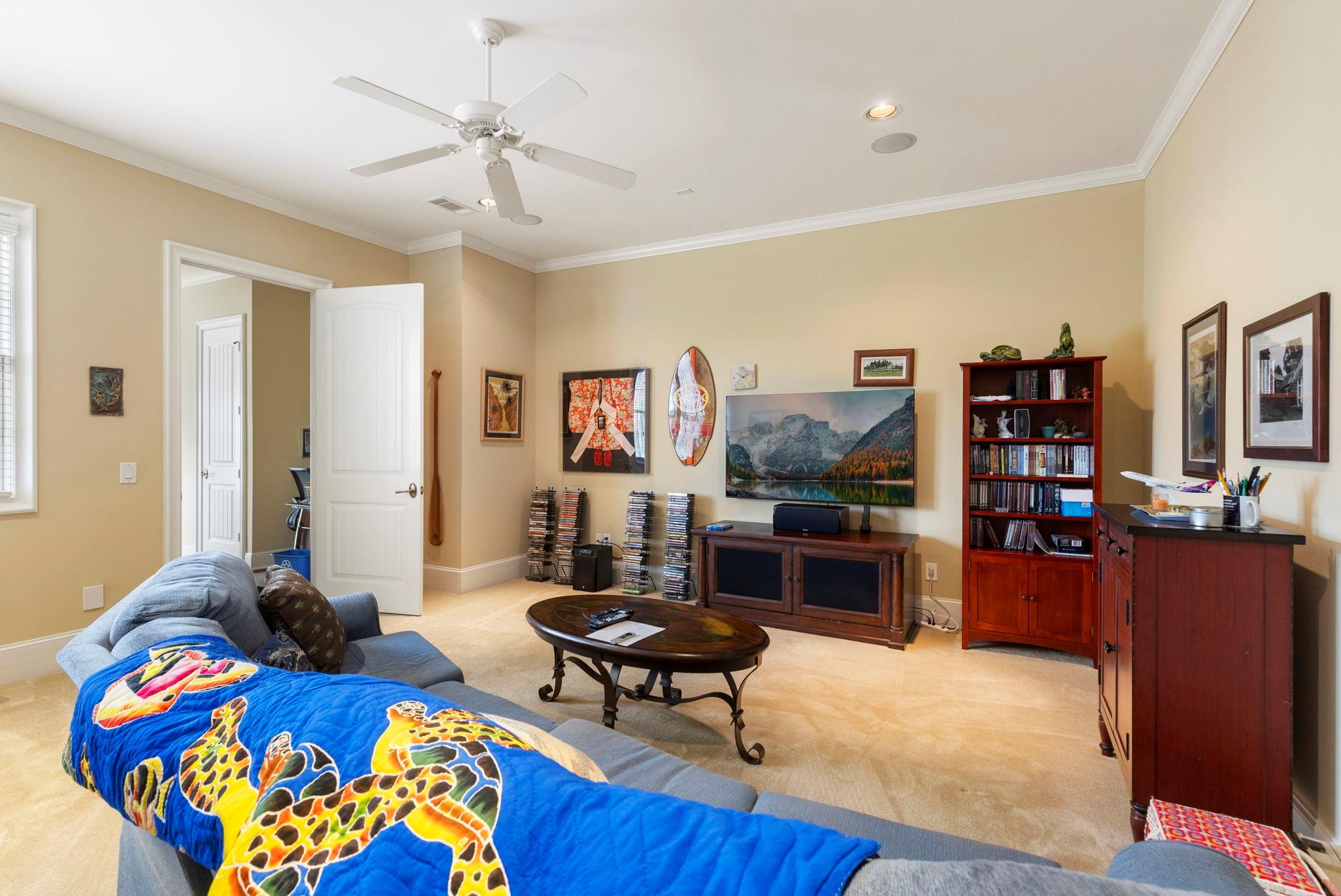 60 North Bay Boulevard