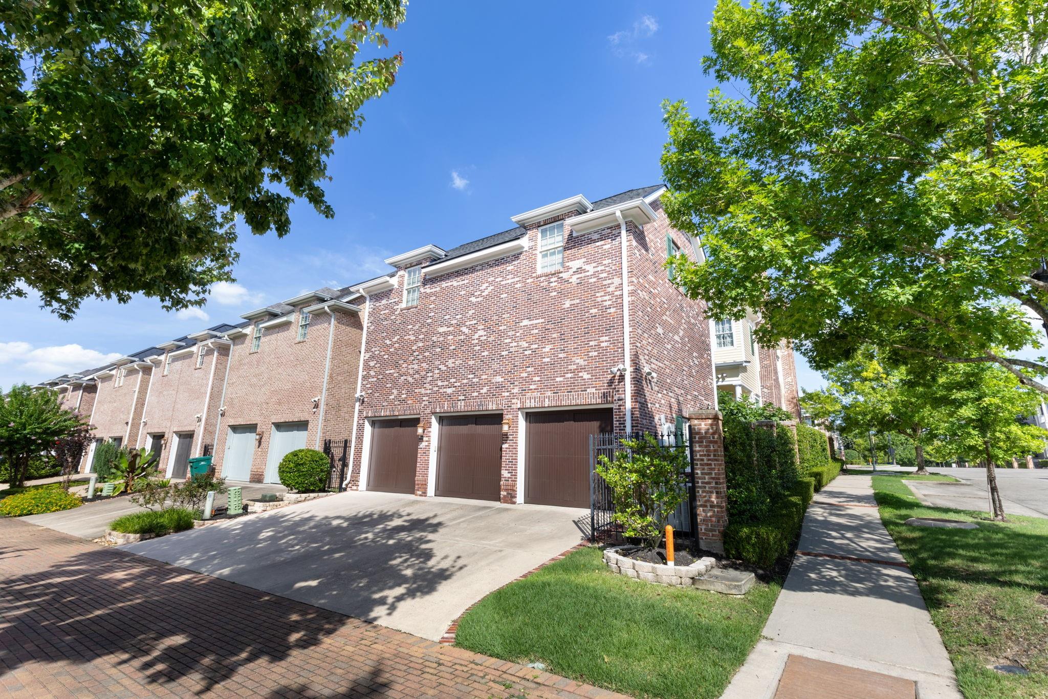 60 North Bay Boulevard