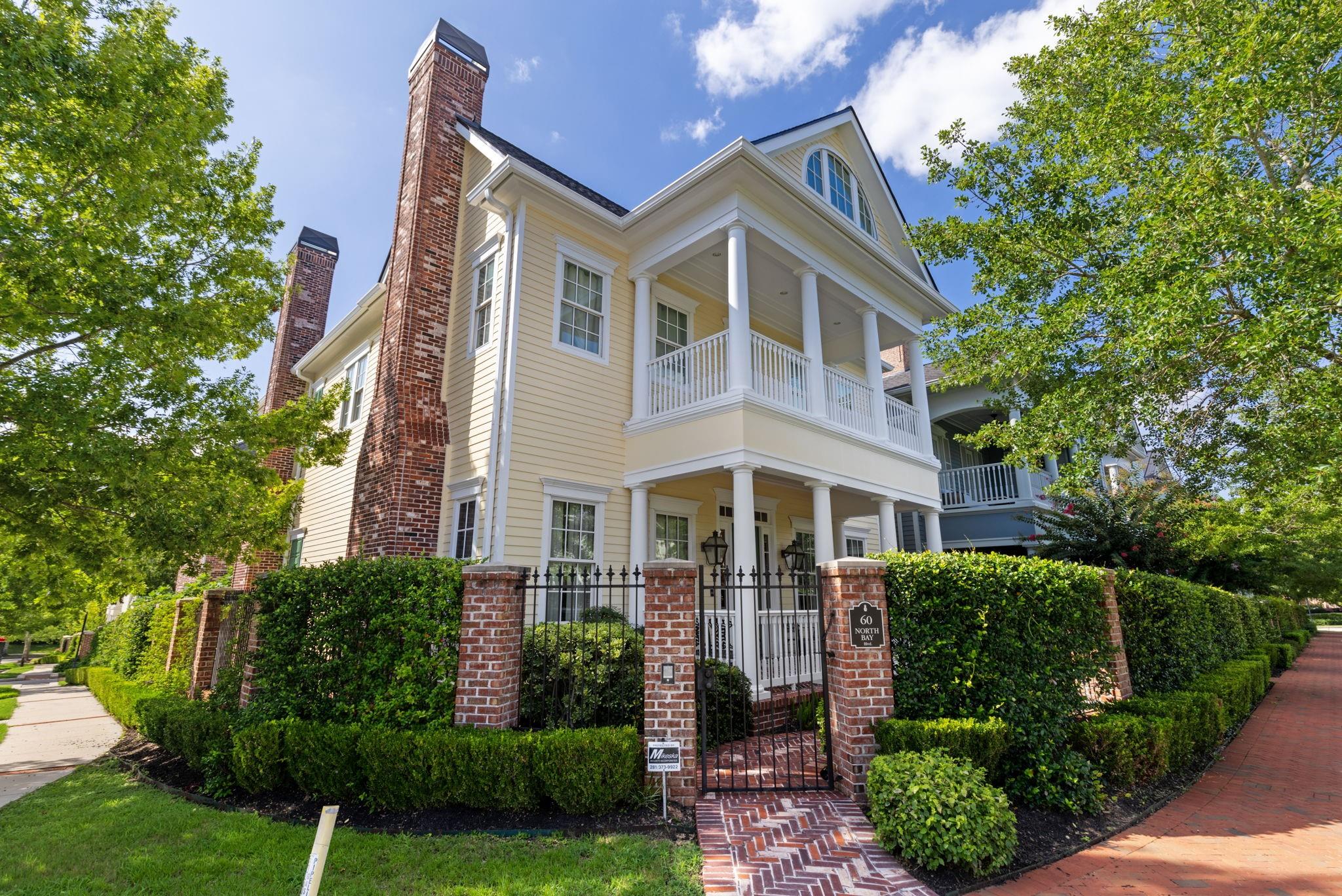 60 North Bay Boulevard