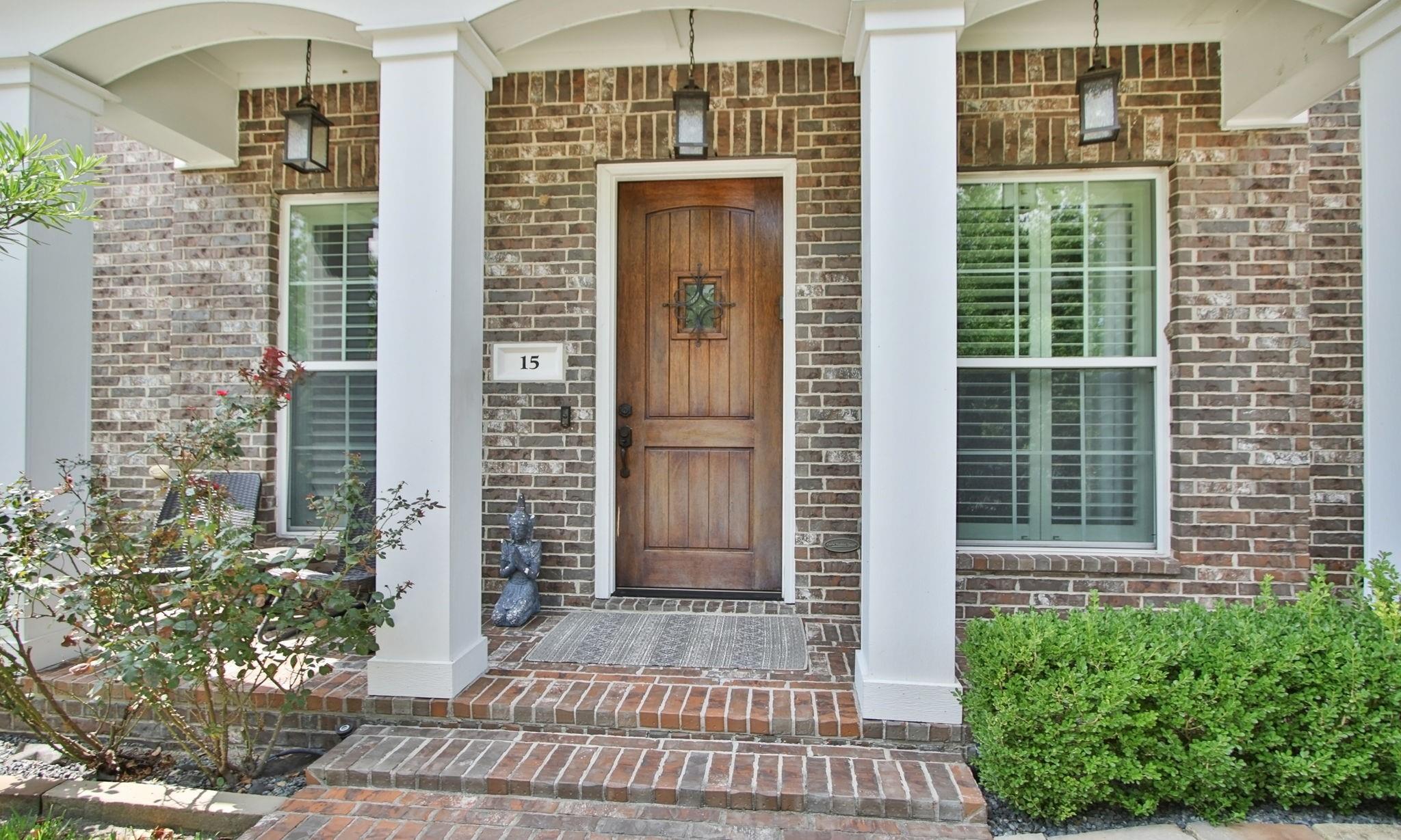 15 E Breezy Way