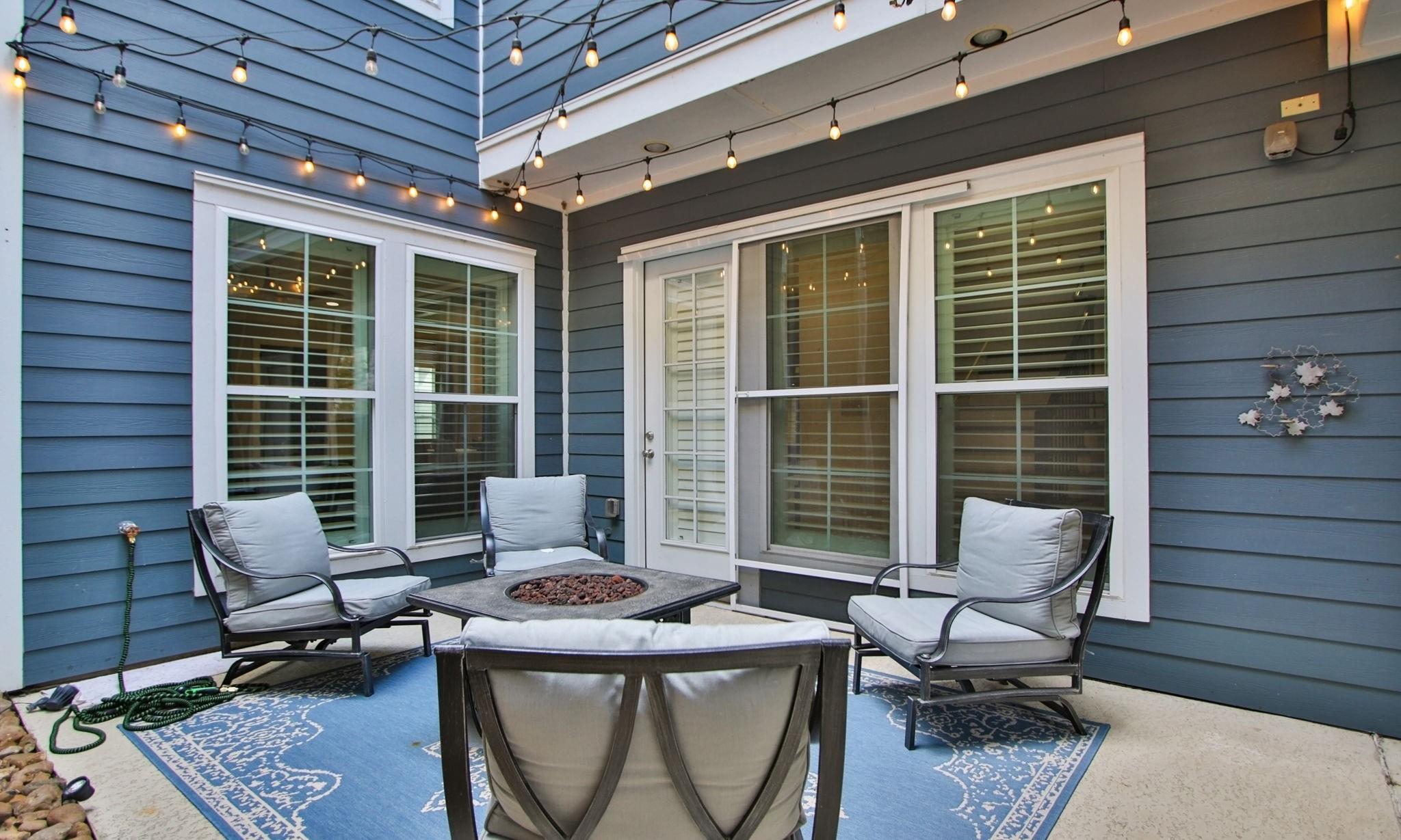 15 E Breezy Way
