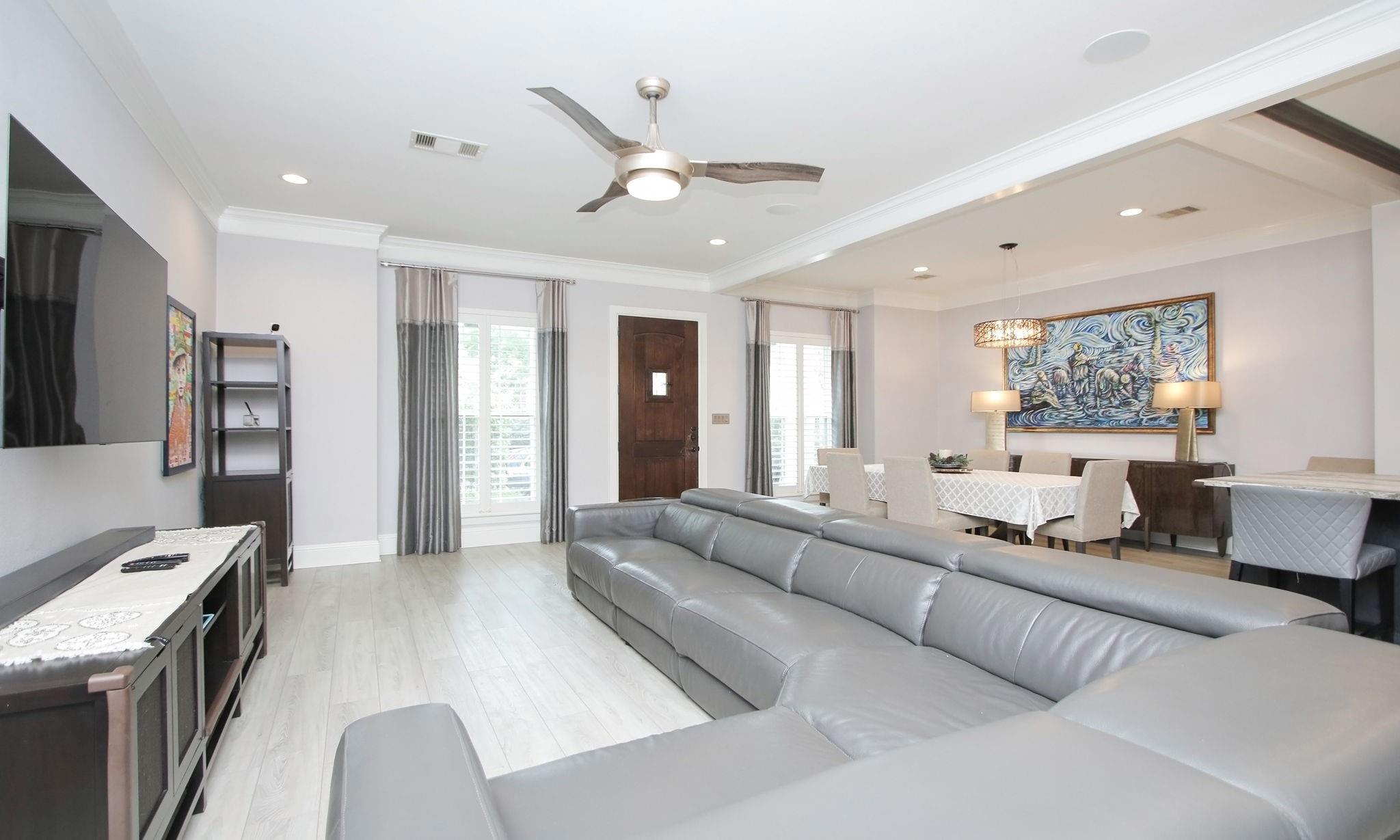 15 E Breezy Way