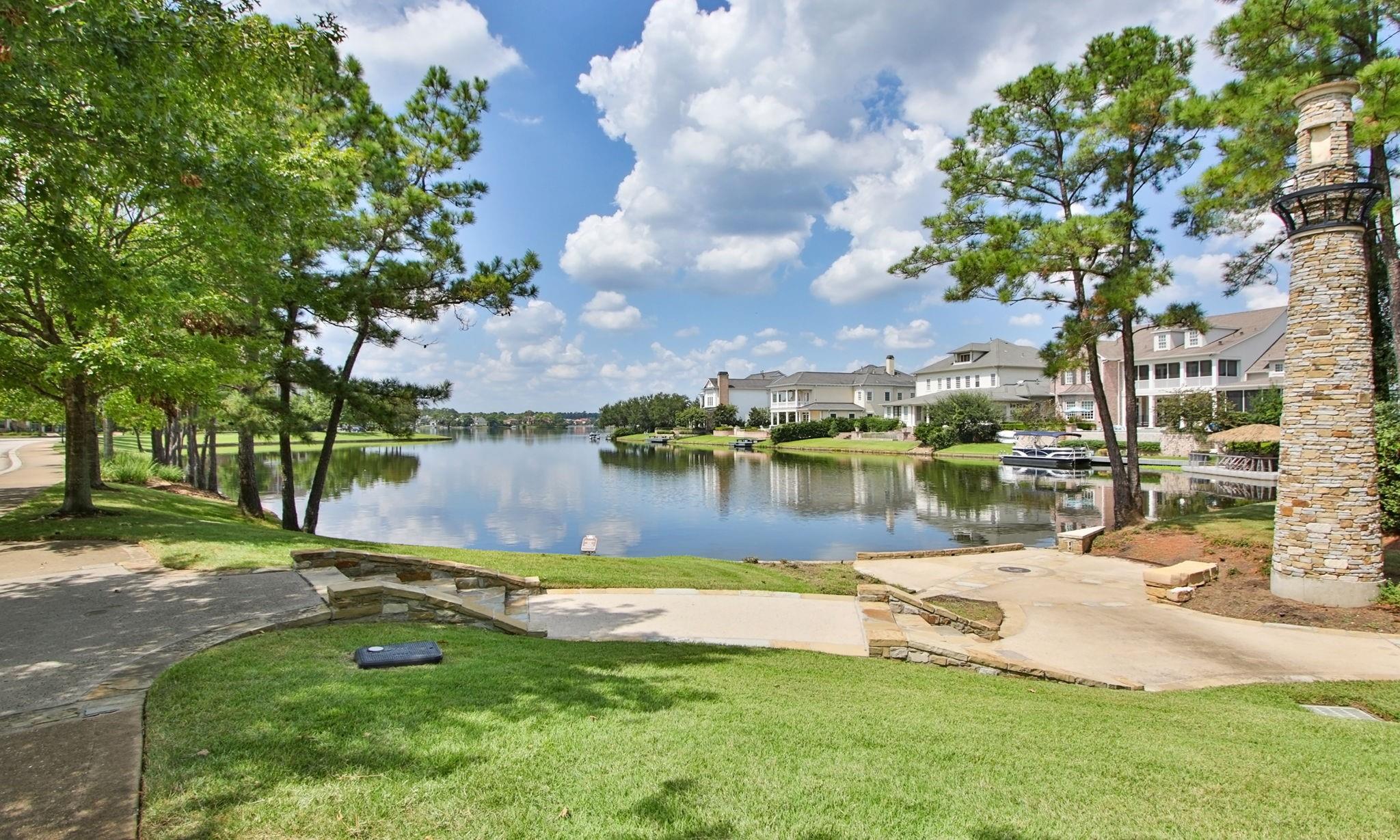15 E Breezy Way