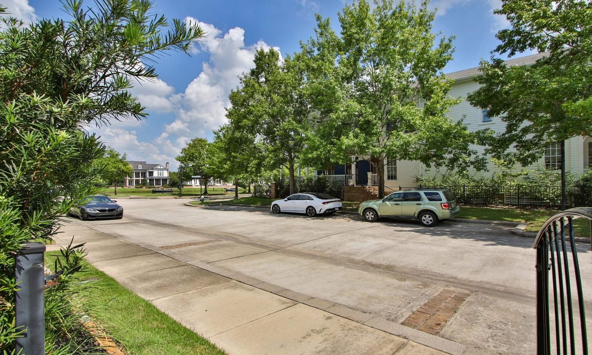 15 E Breezy Way