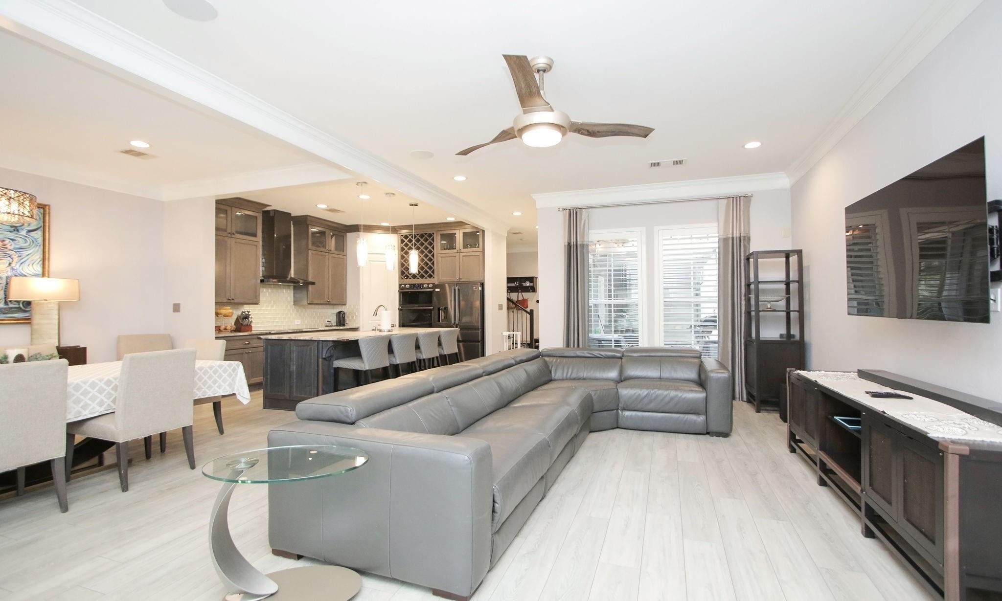 15 E Breezy Way