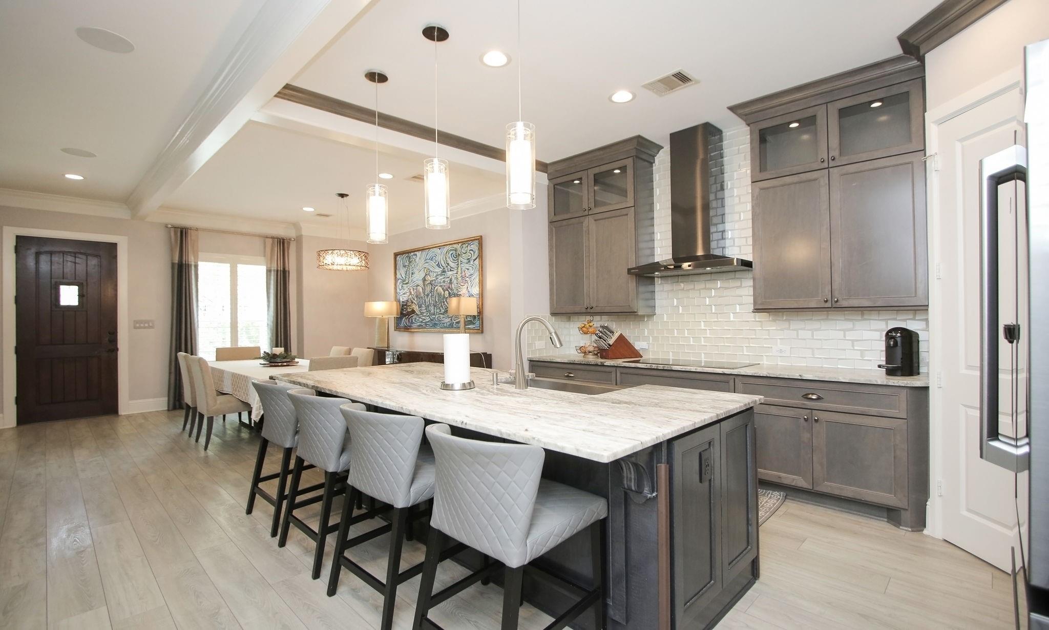 15 E Breezy Way