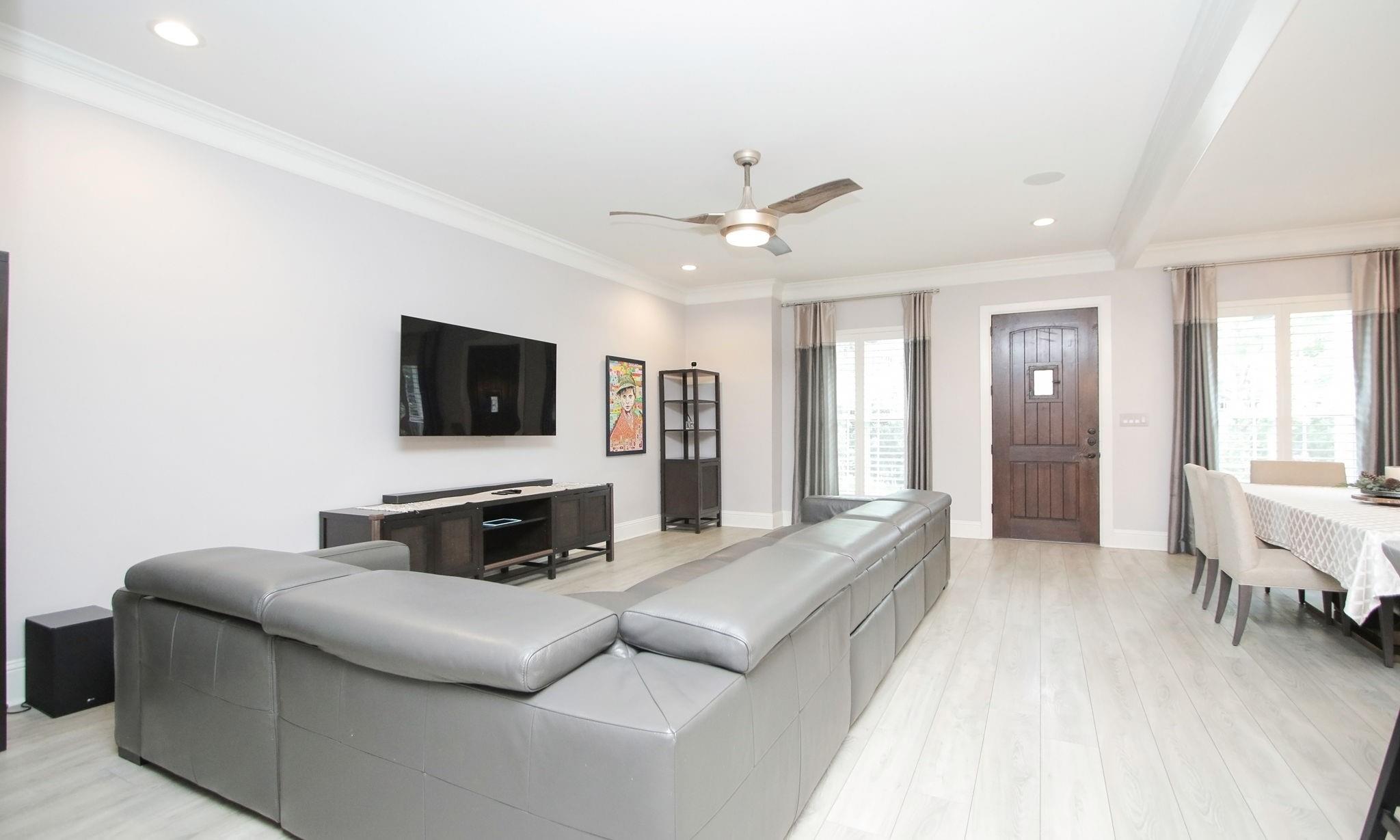 15 E Breezy Way