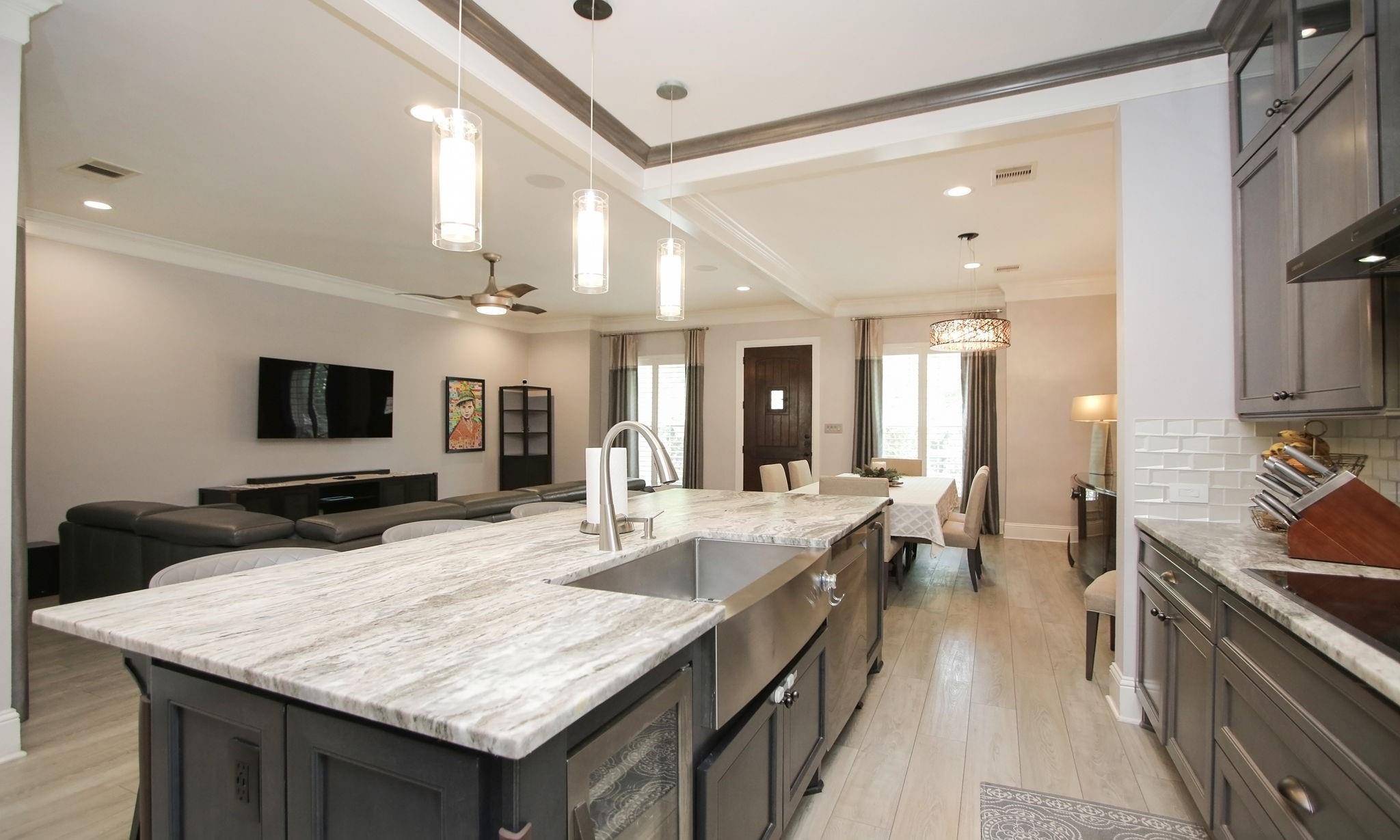 15 E Breezy Way