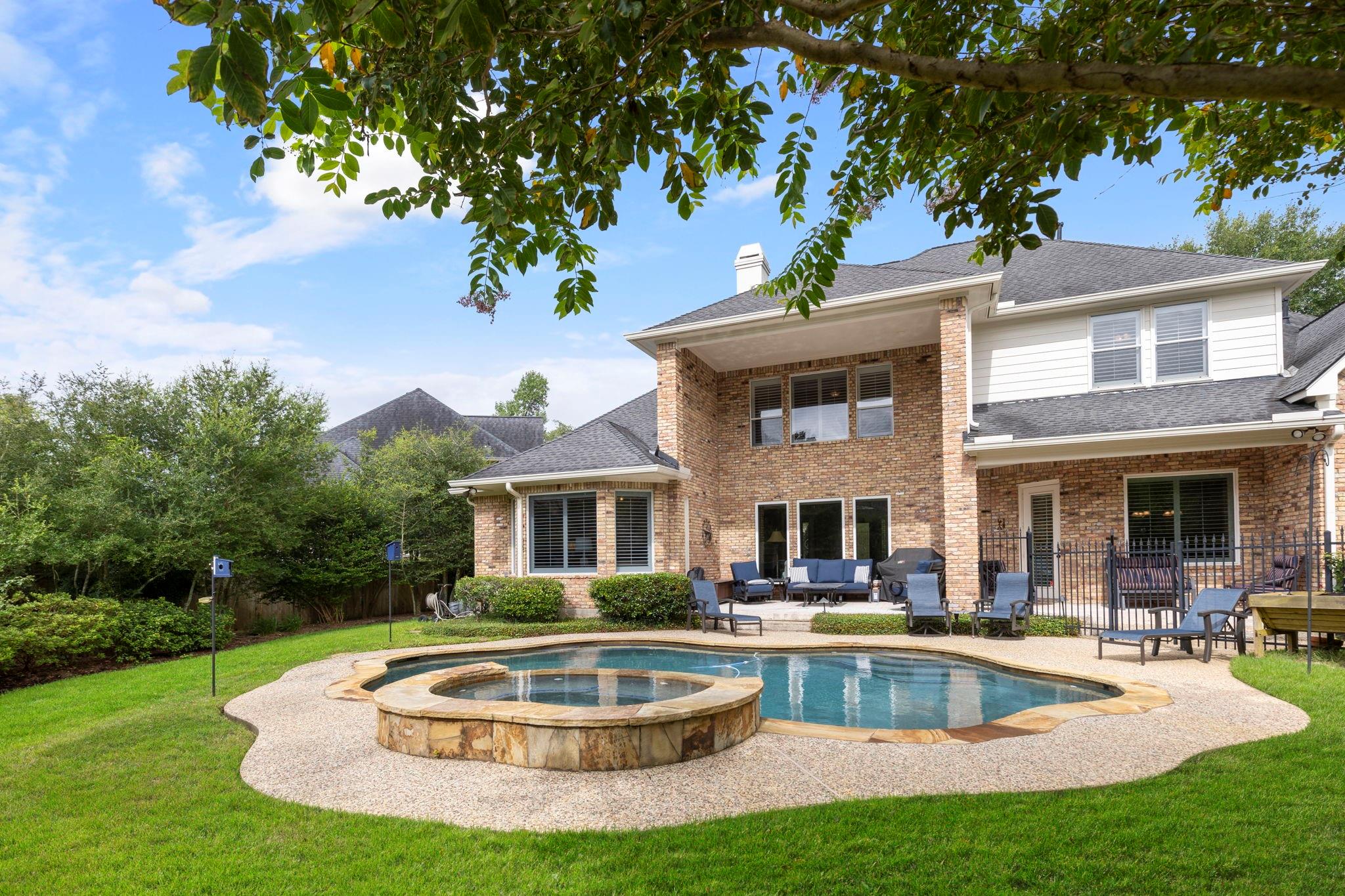 2 Snow Pond Place