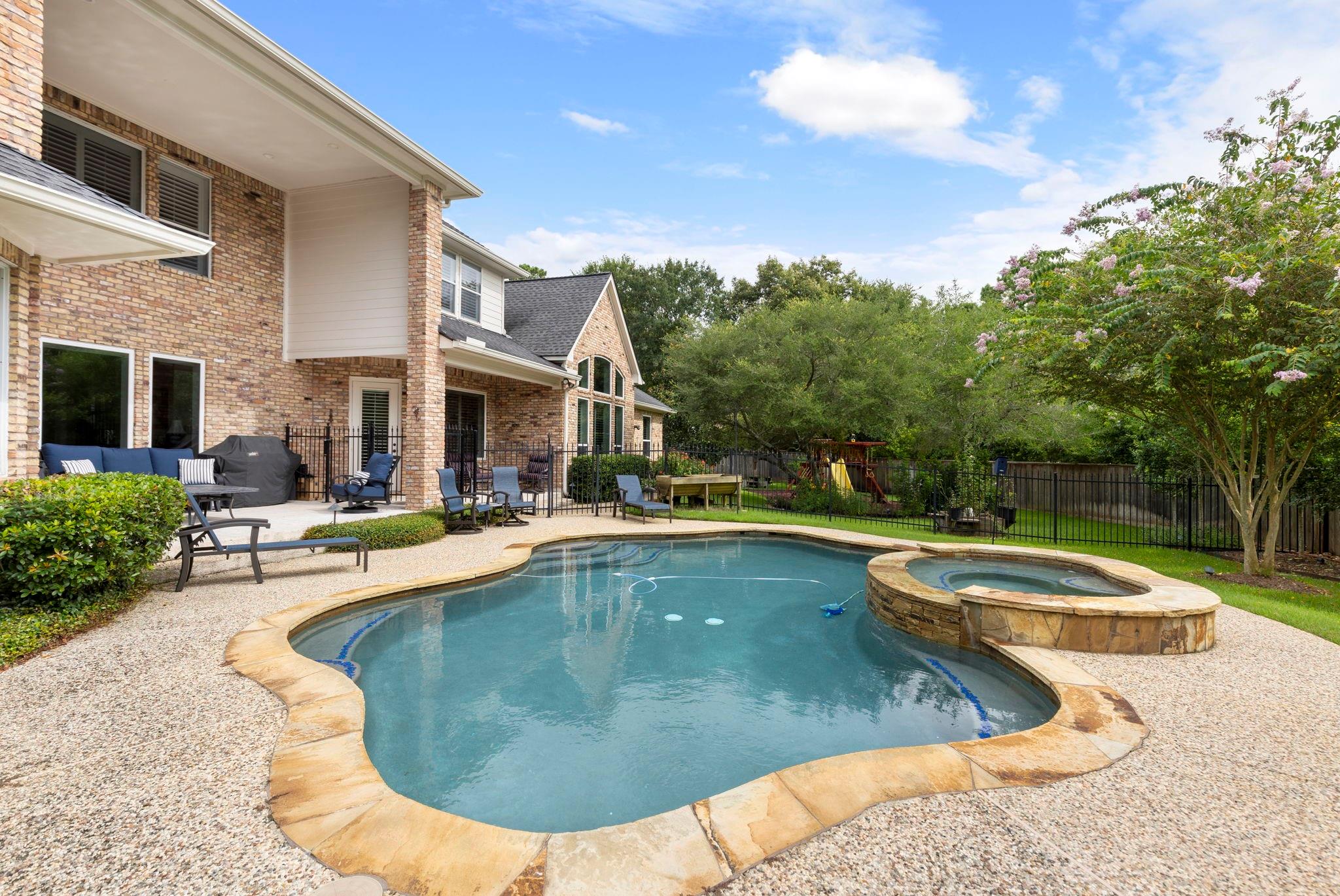 2 Snow Pond Place