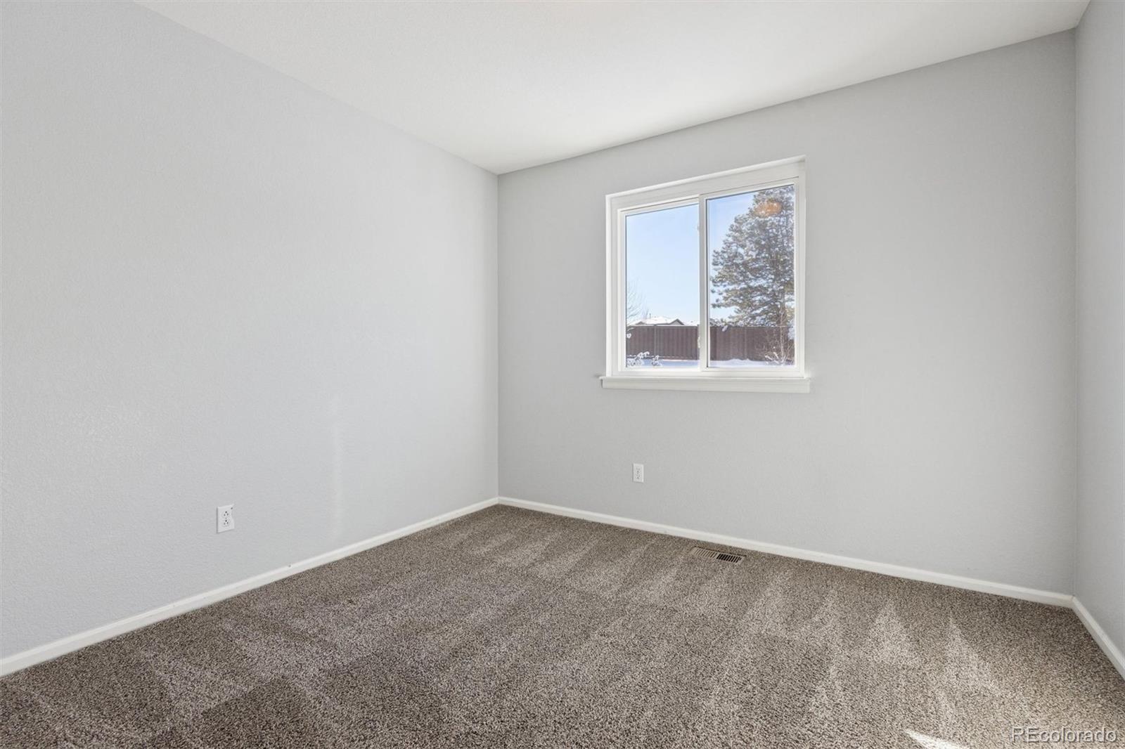 508 English Sparrow Trail