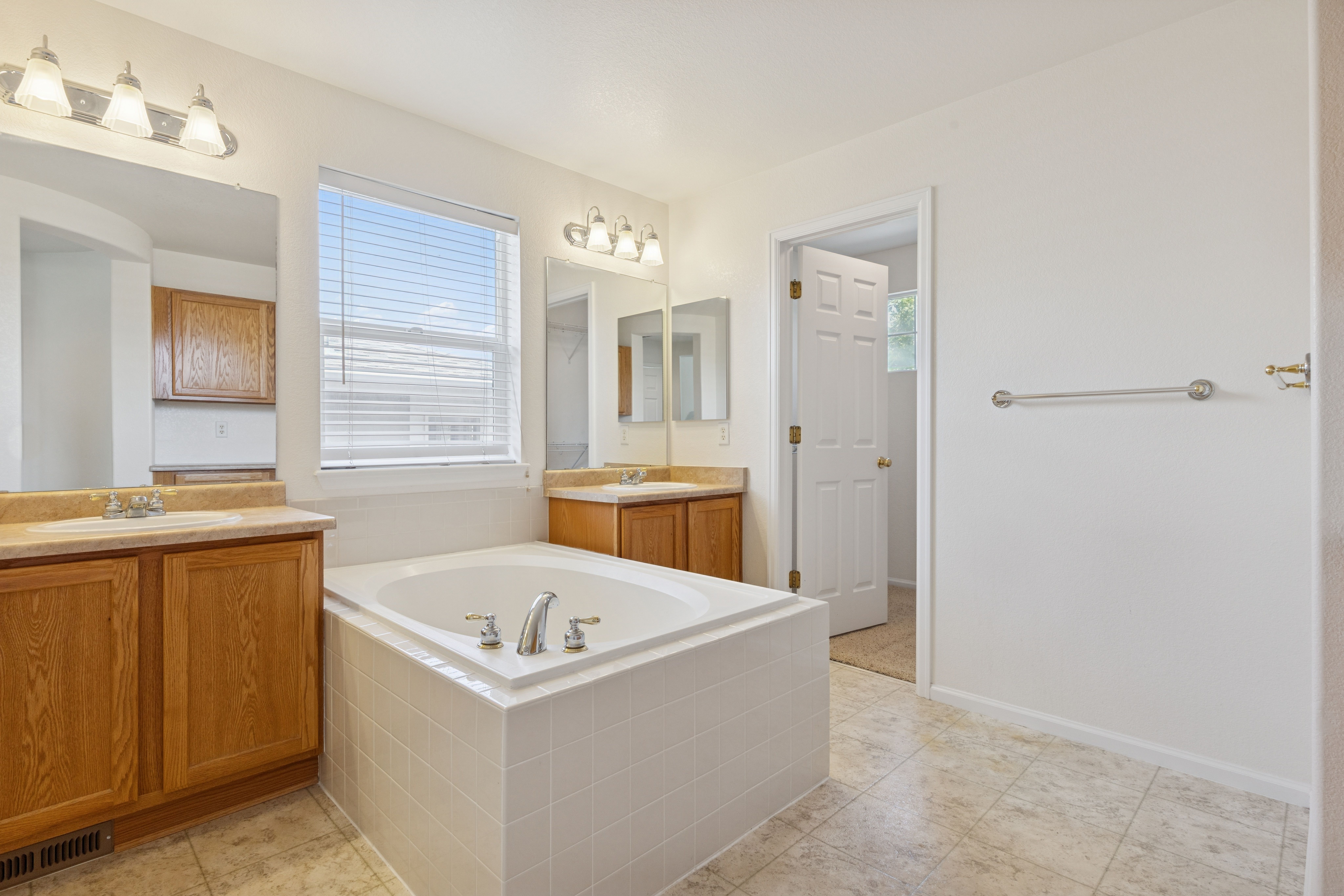 10858 Fairmont Lane