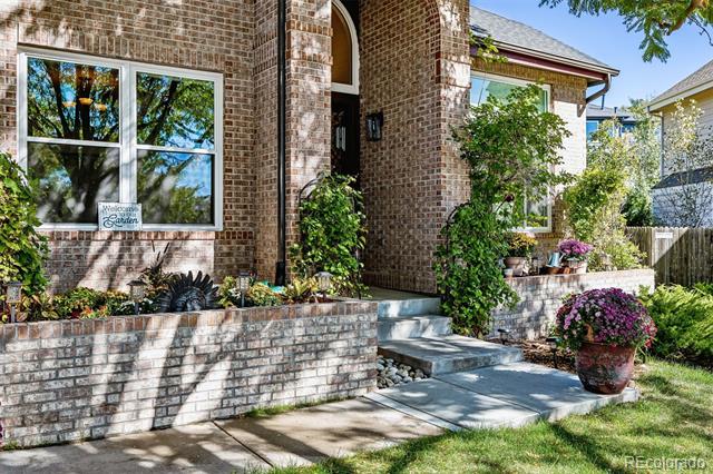 5632 S Truckee Court