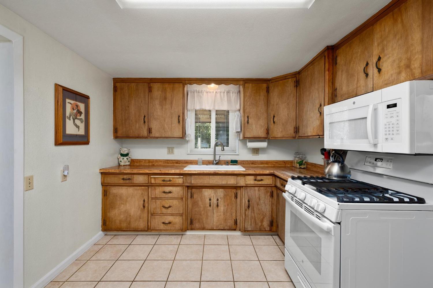 9374 Yosemite Boulevard