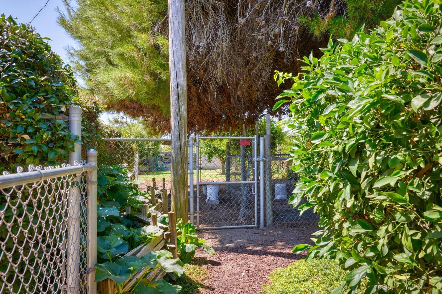 9374 Yosemite Boulevard