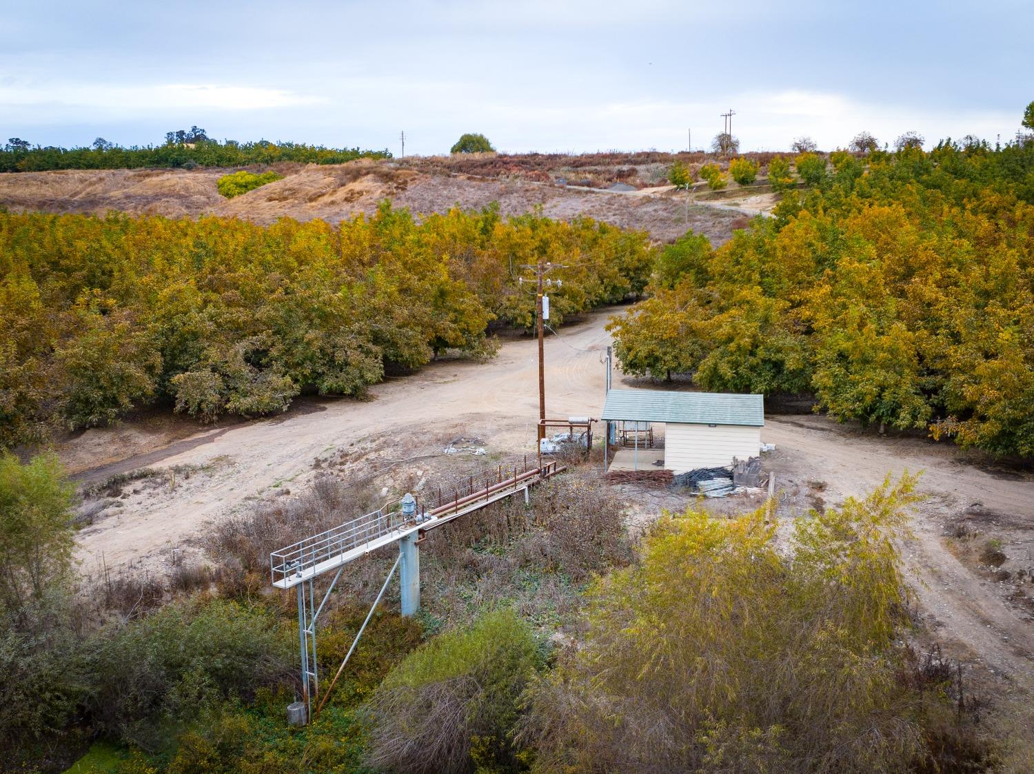 24608 Yosemite Boulevard