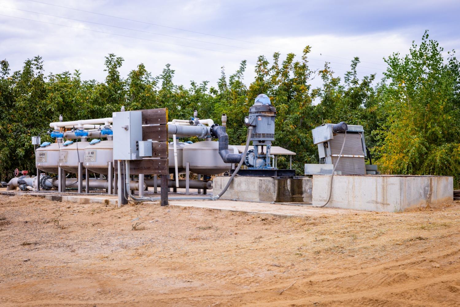 24608 Yosemite Boulevard