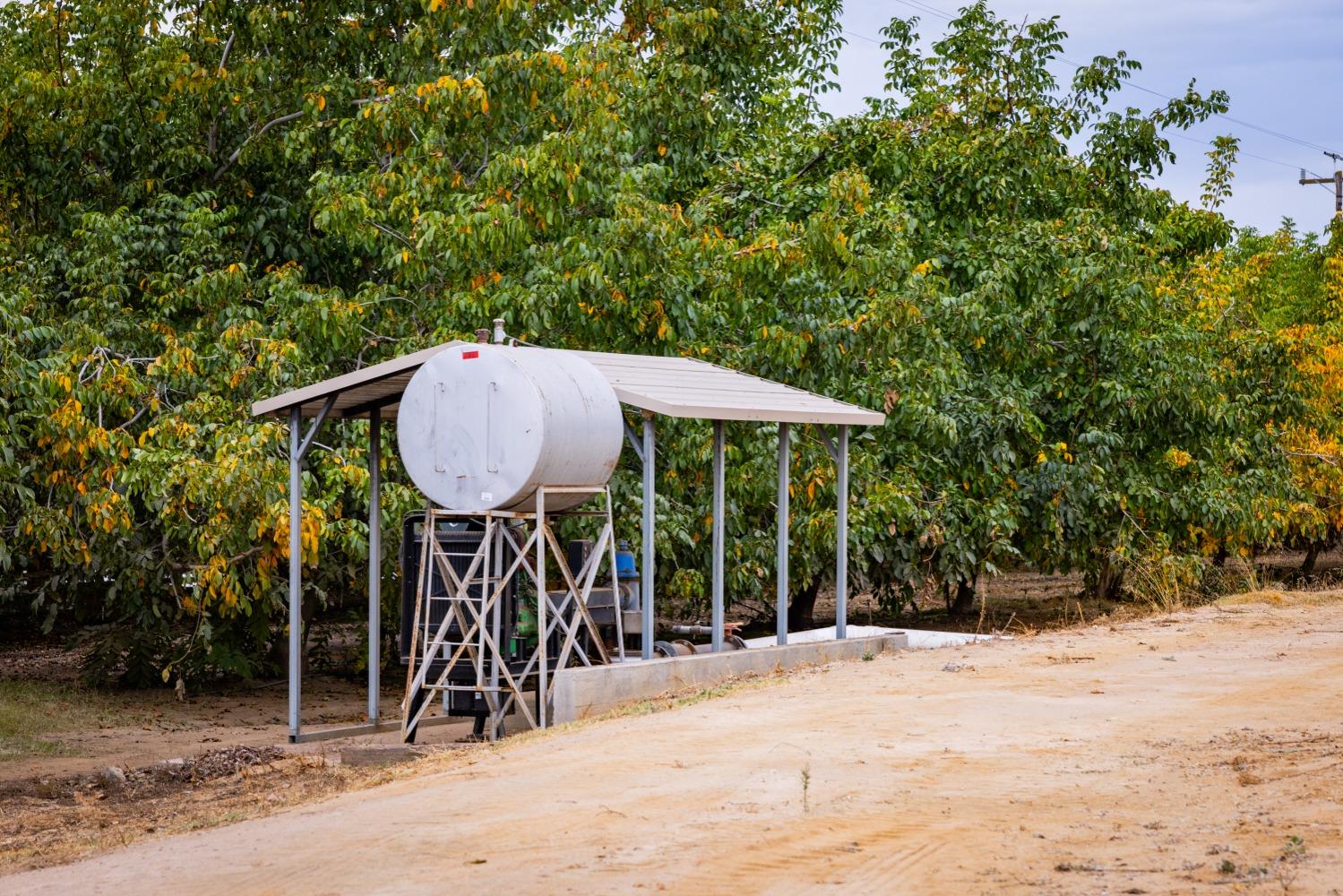 24608 Yosemite Boulevard