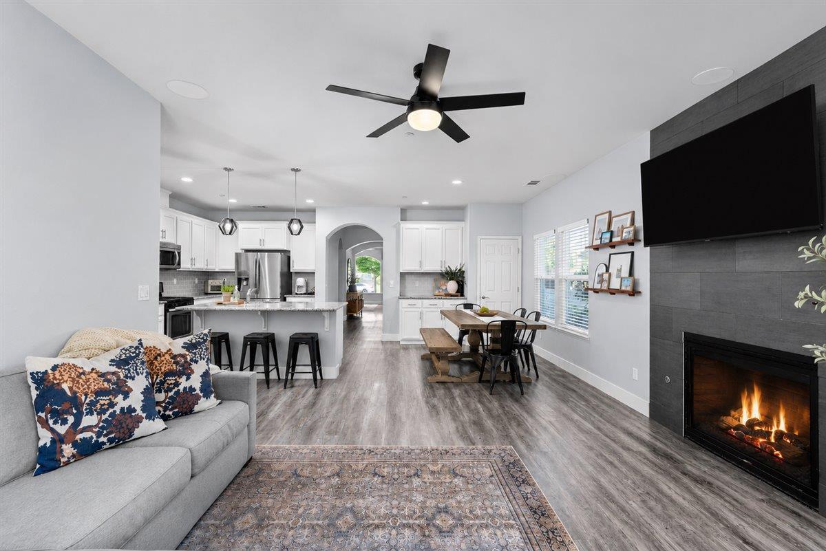 437 Silver Ridge Court