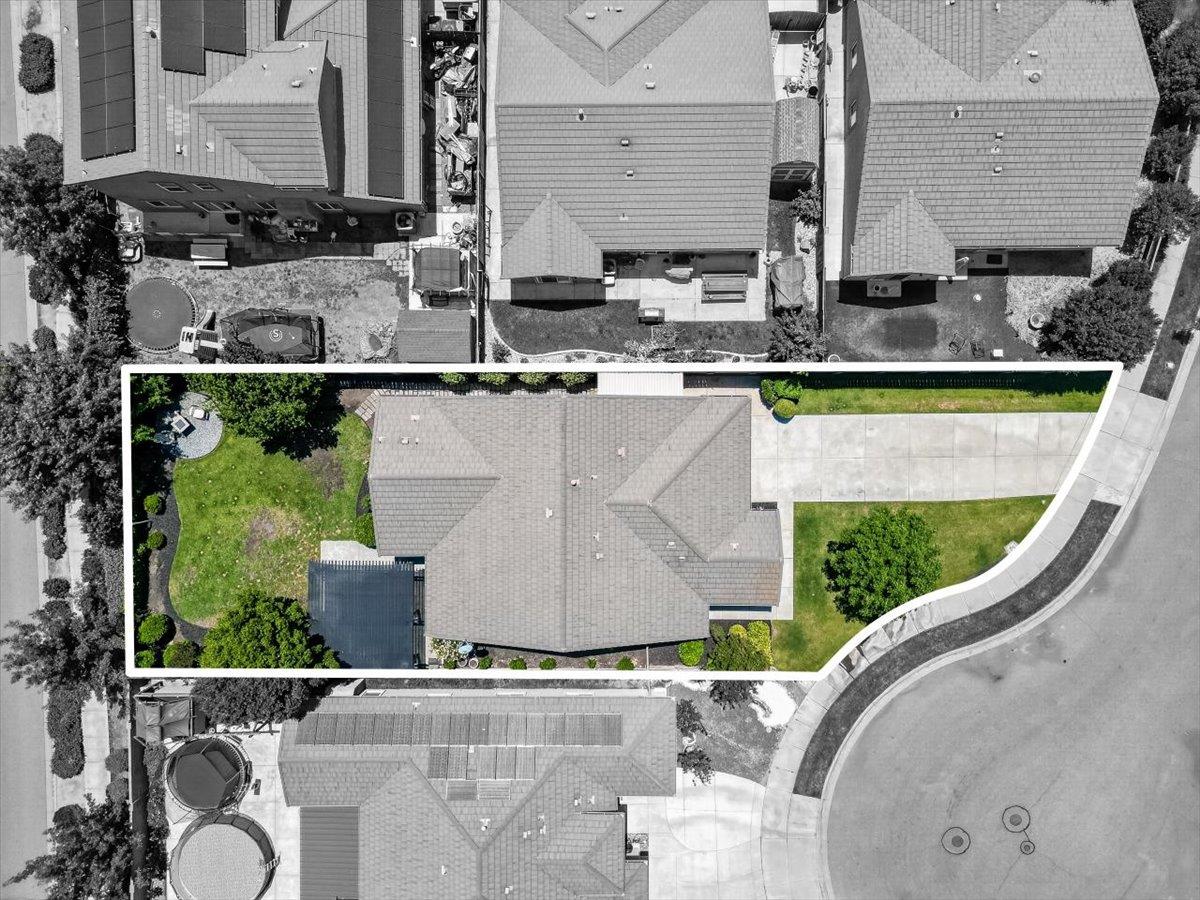 437 Silver Ridge Court