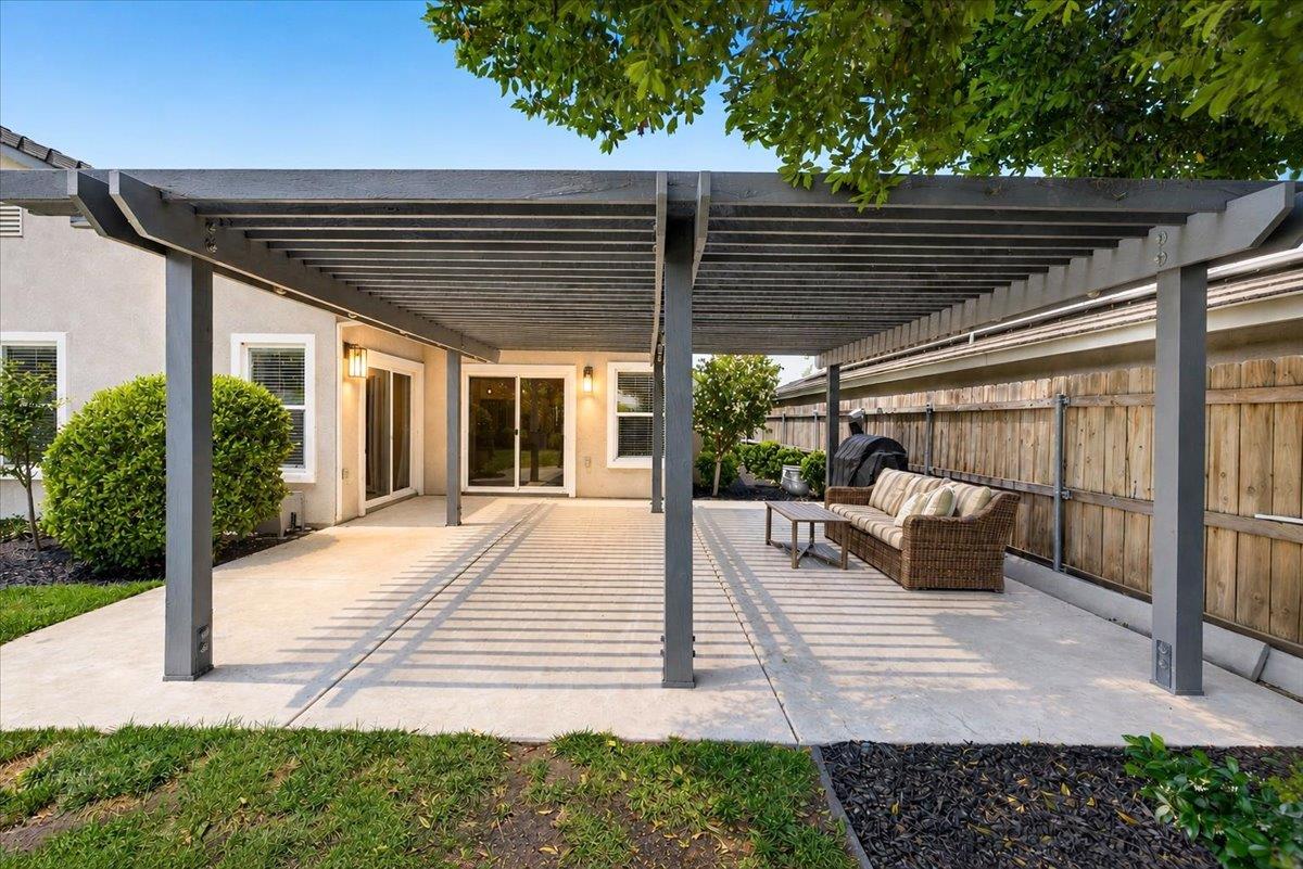 437 Silver Ridge Court