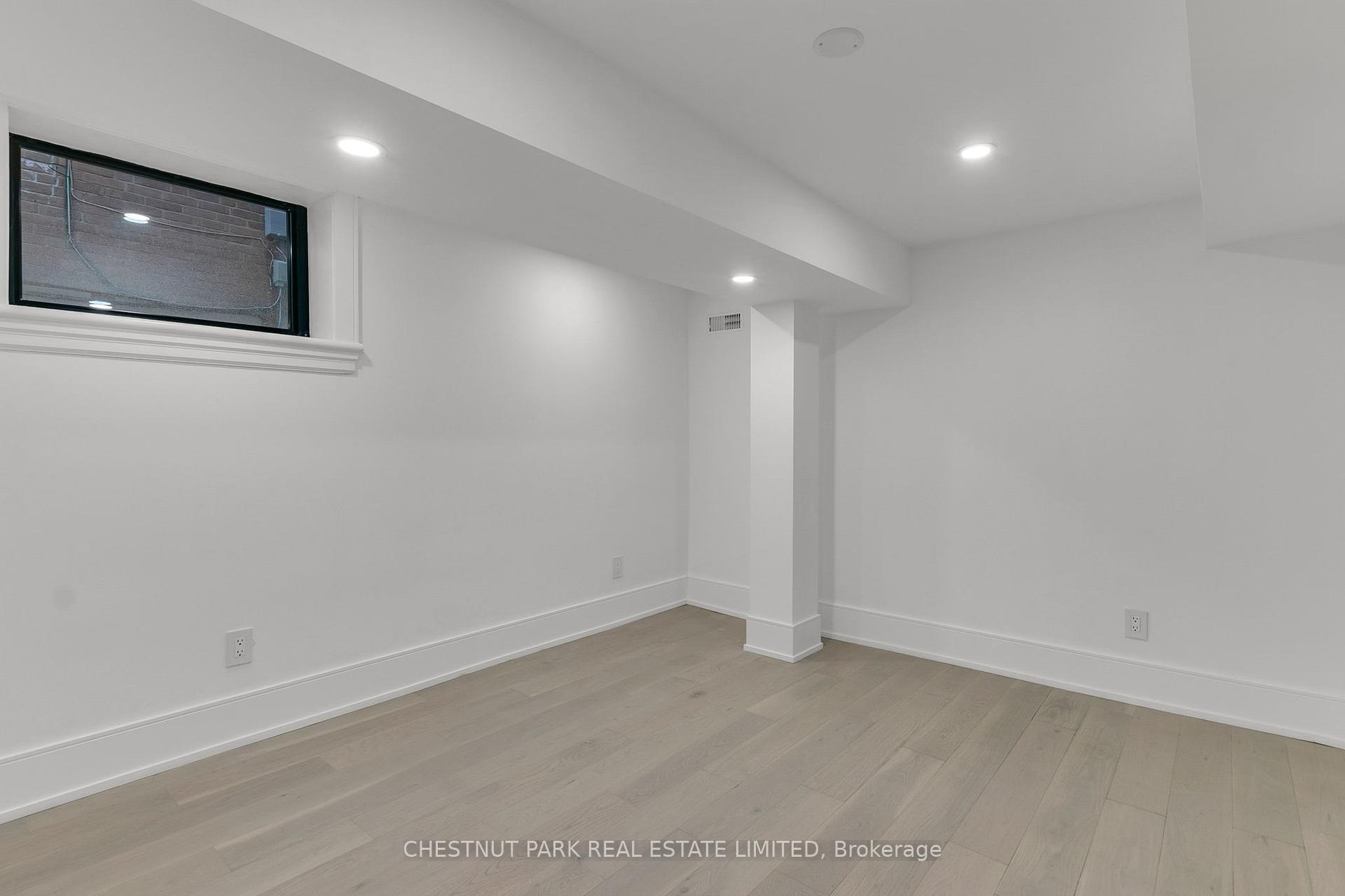 111 Roxborough Drive, Toronto