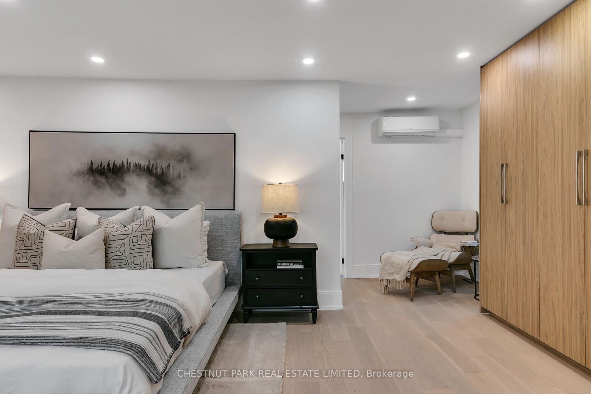 111 Roxborough Drive, Toronto