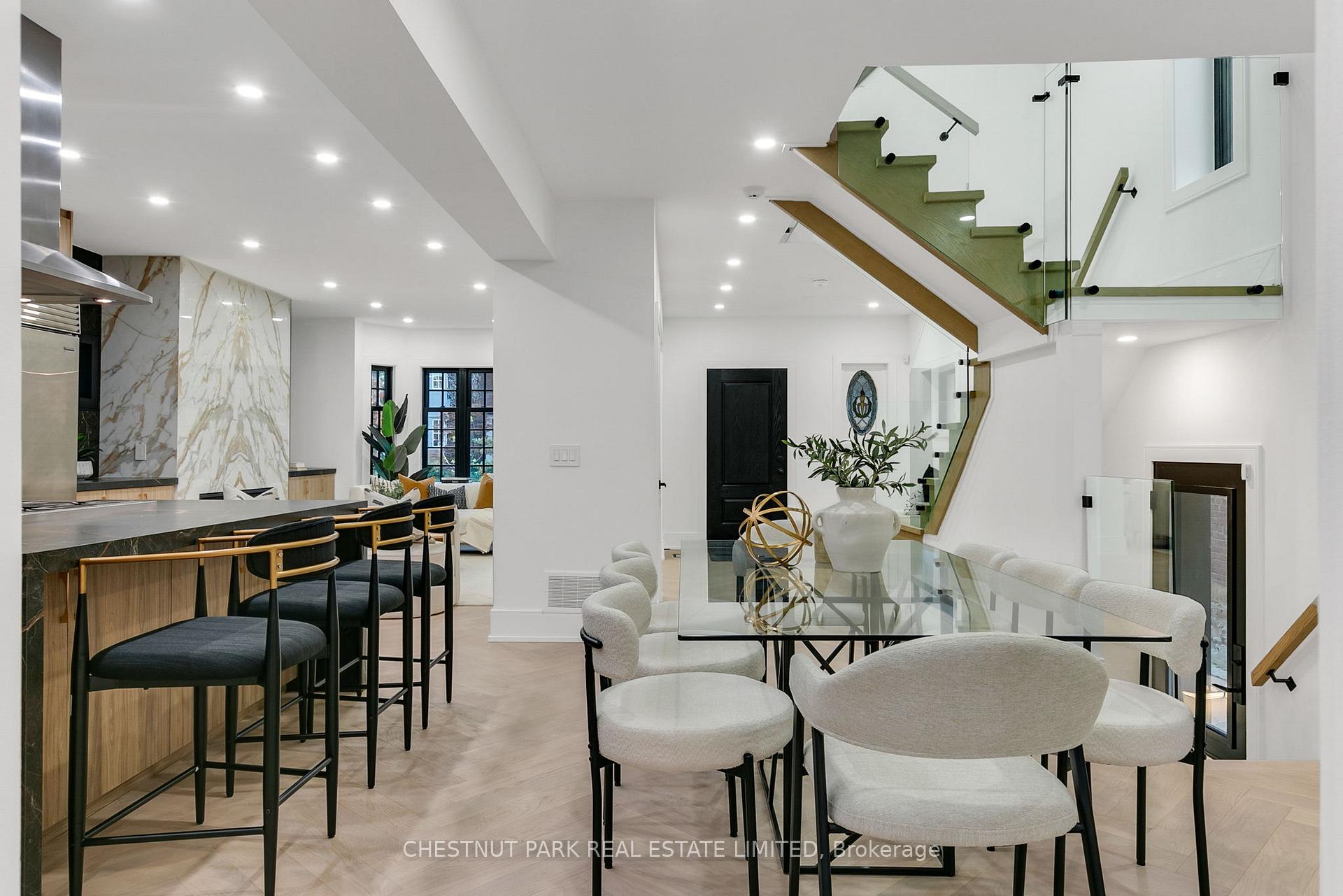 111 Roxborough Drive, Toronto