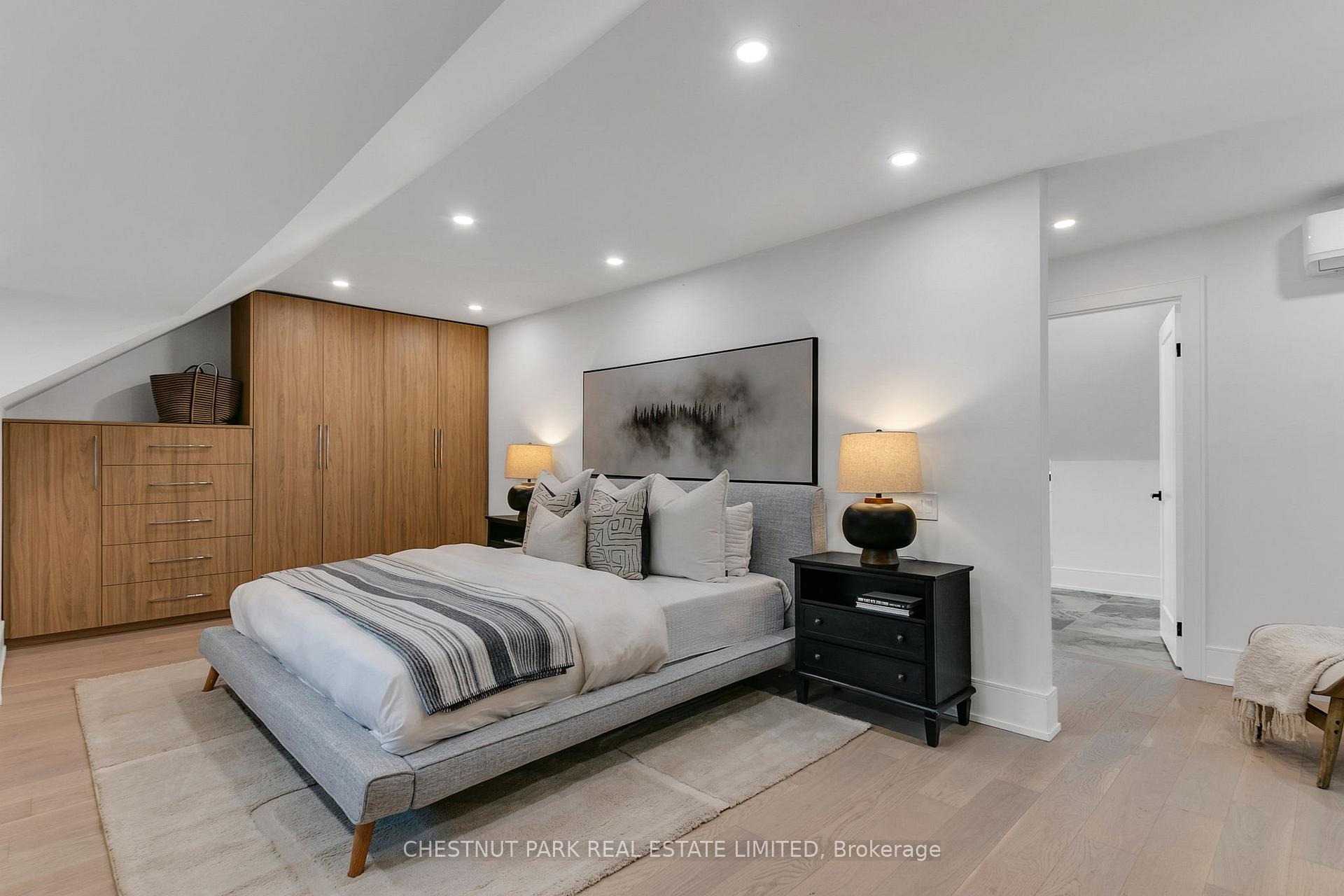 111 Roxborough Drive, Toronto
