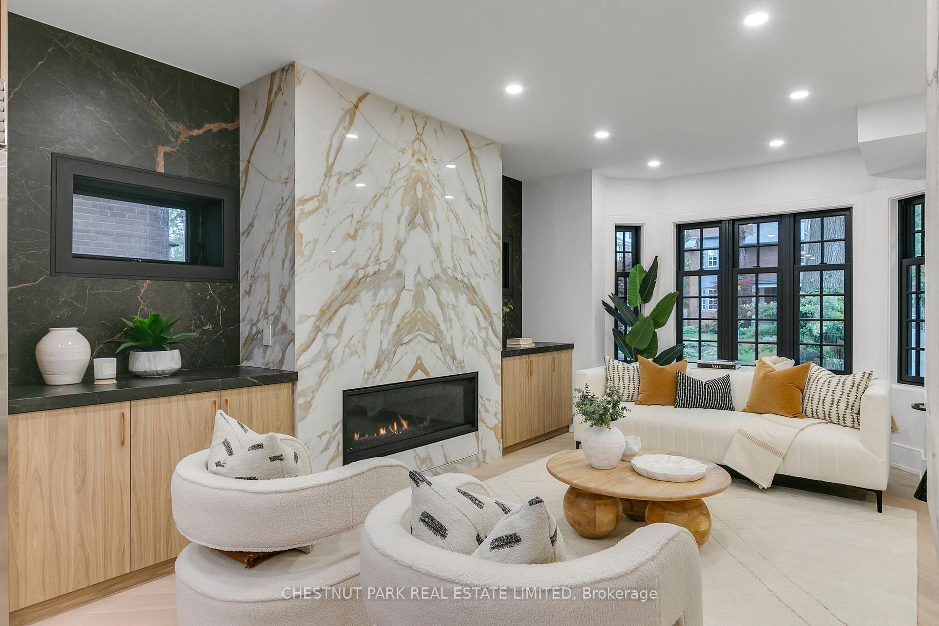 111 Roxborough Drive, Toronto