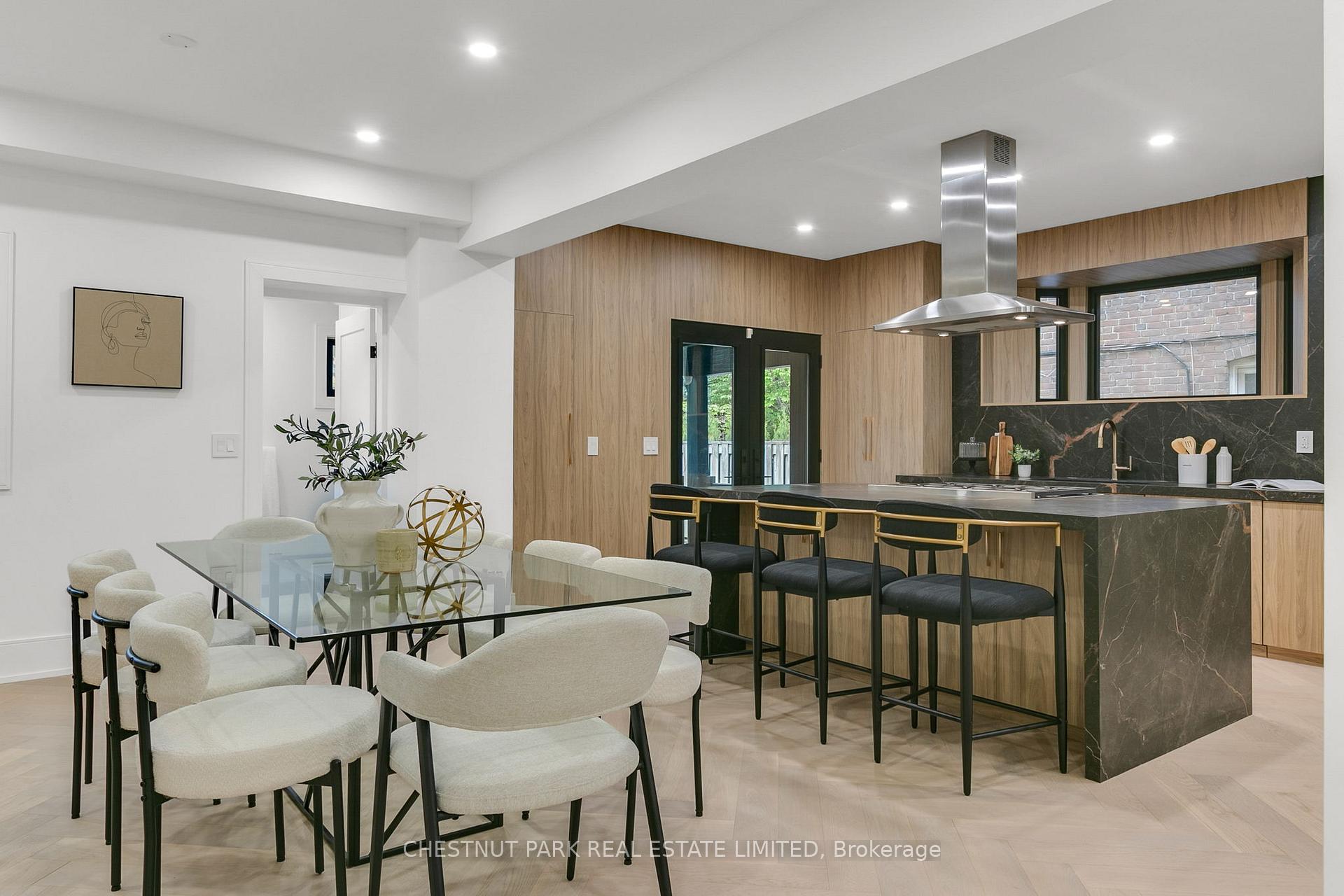 111 Roxborough Drive, Toronto