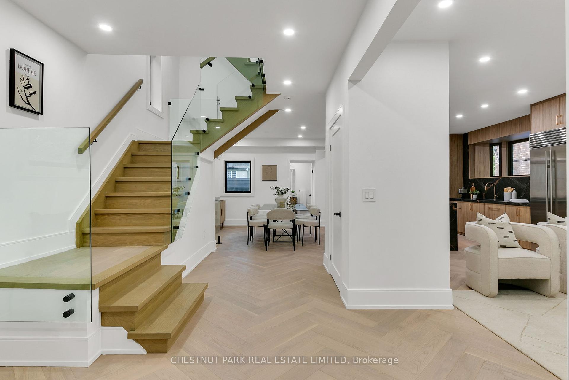 111 Roxborough Drive, Toronto