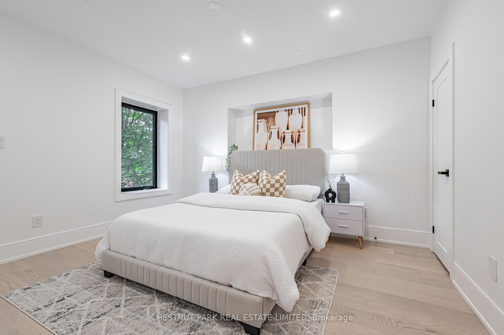 111 Roxborough Drive, Toronto