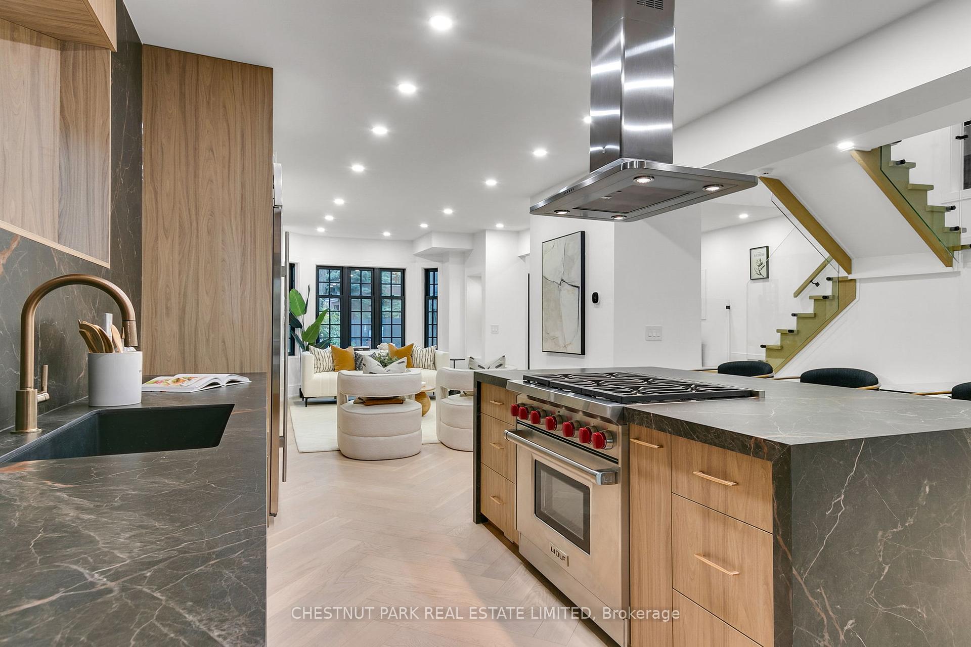 111 Roxborough Drive, Toronto