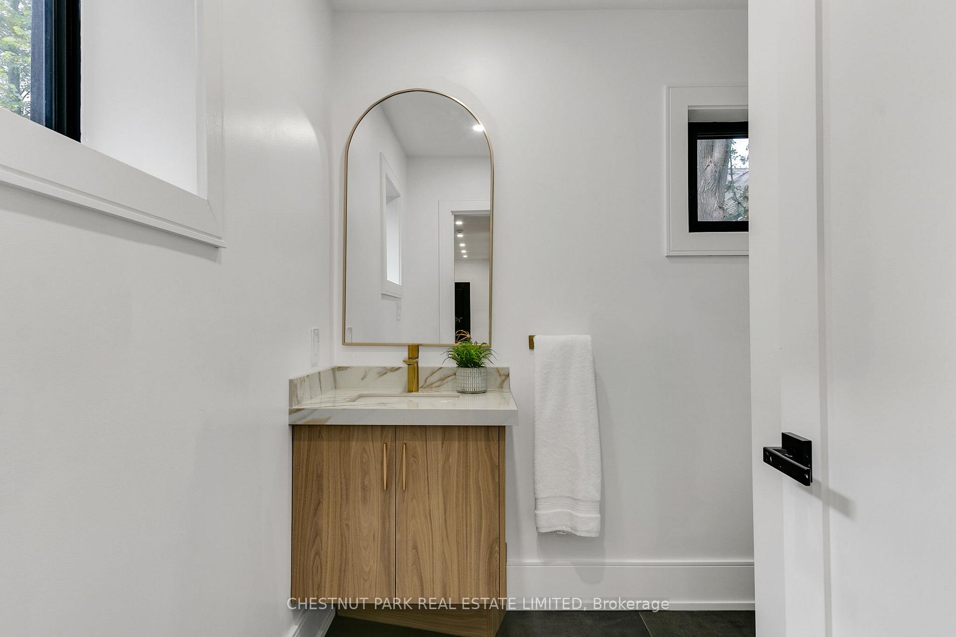 111 Roxborough Drive, Toronto