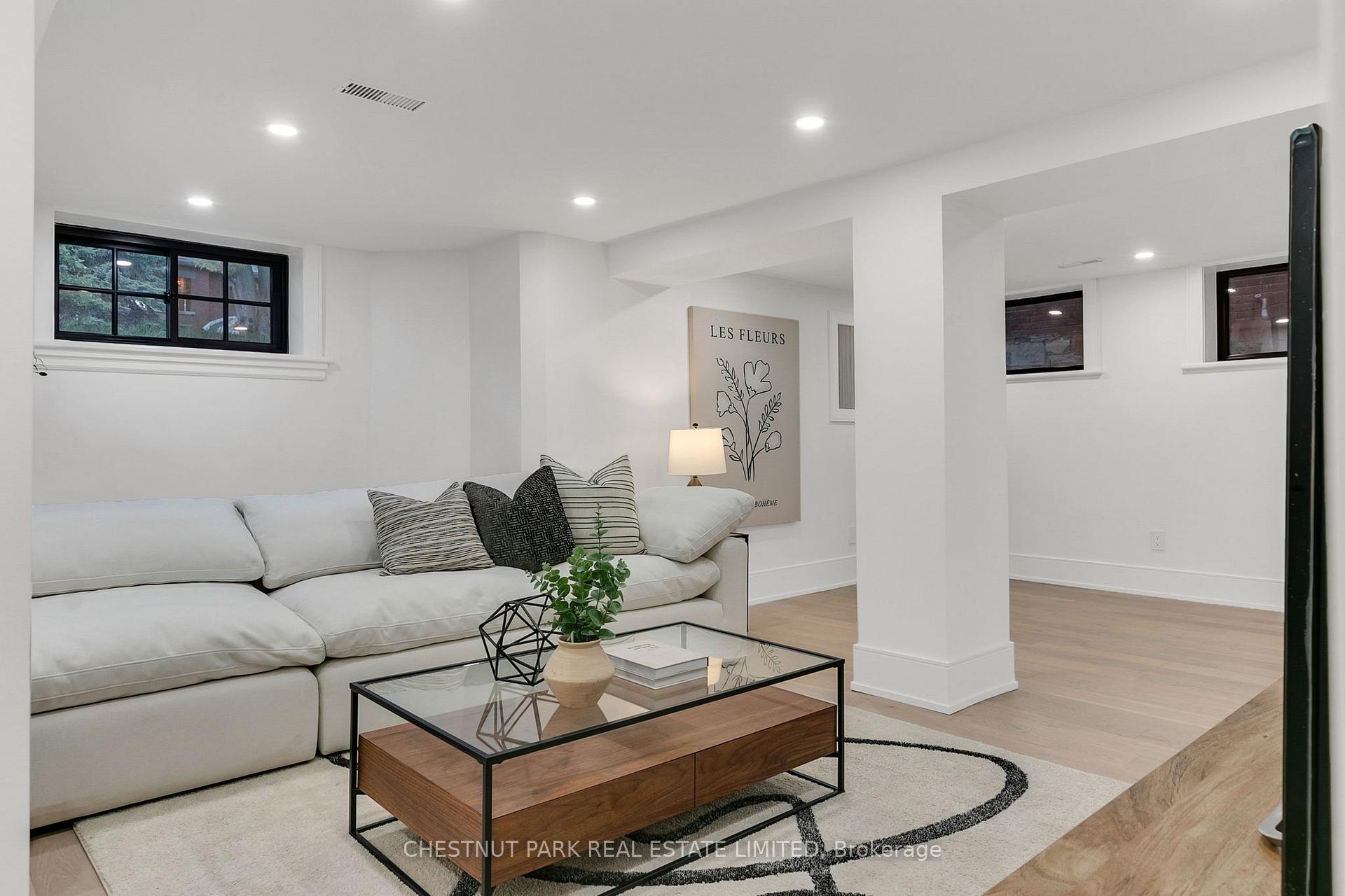 111 Roxborough Drive, Toronto