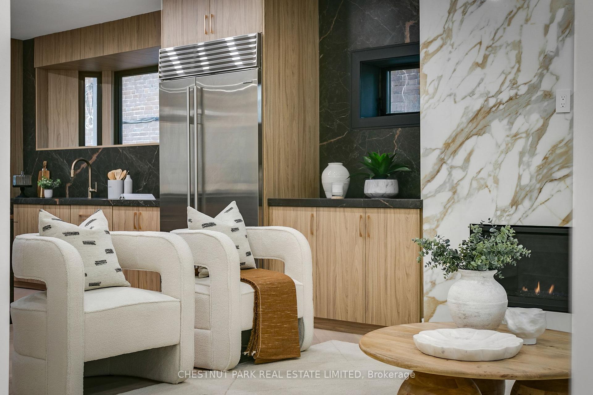 111 Roxborough Drive